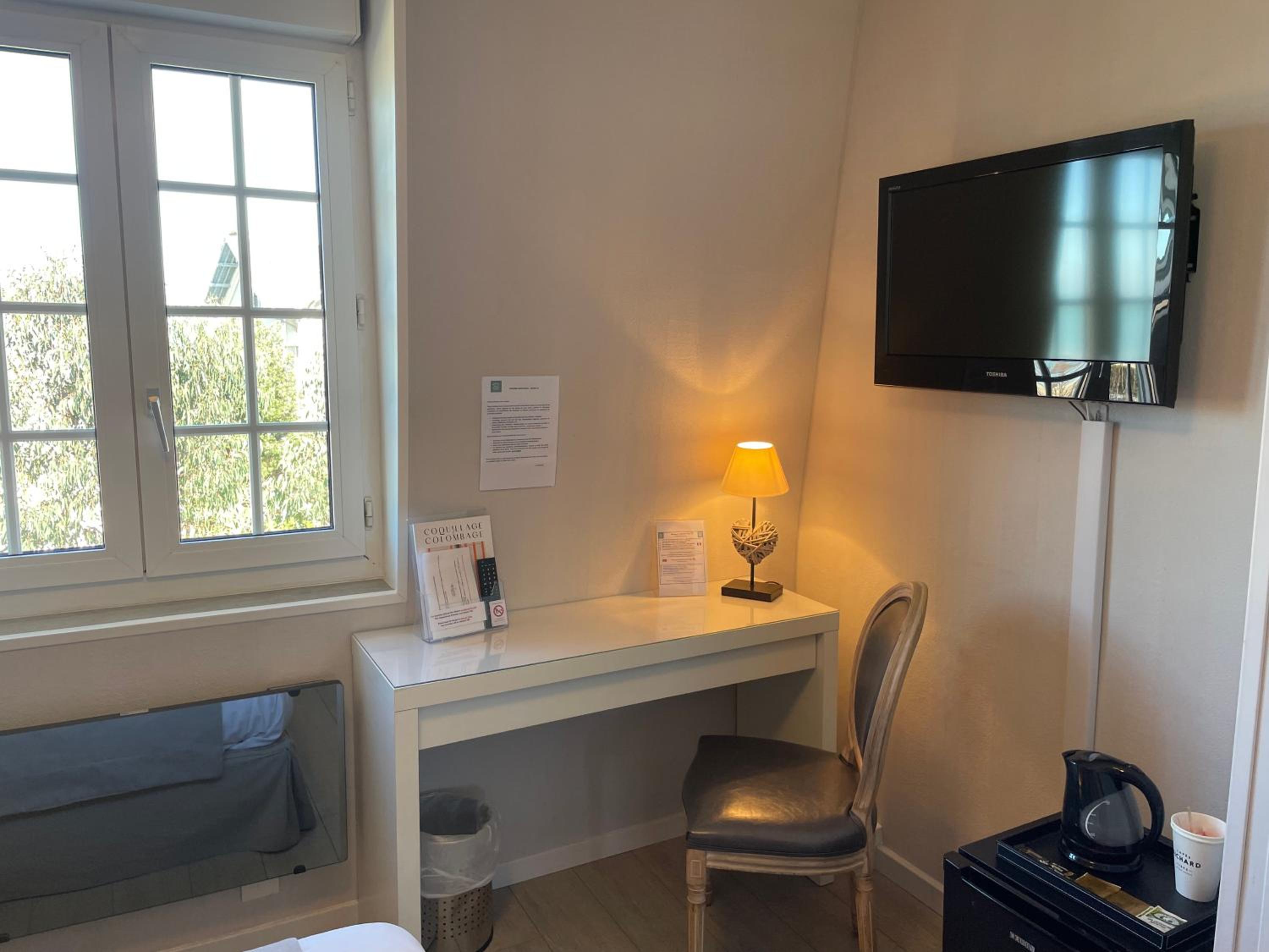 Double Room with Sea View - Photo 7