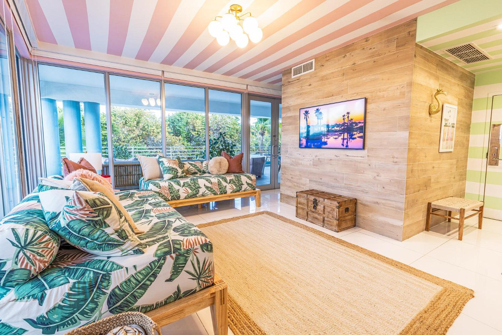 Apartment with Sea View - Photo 1