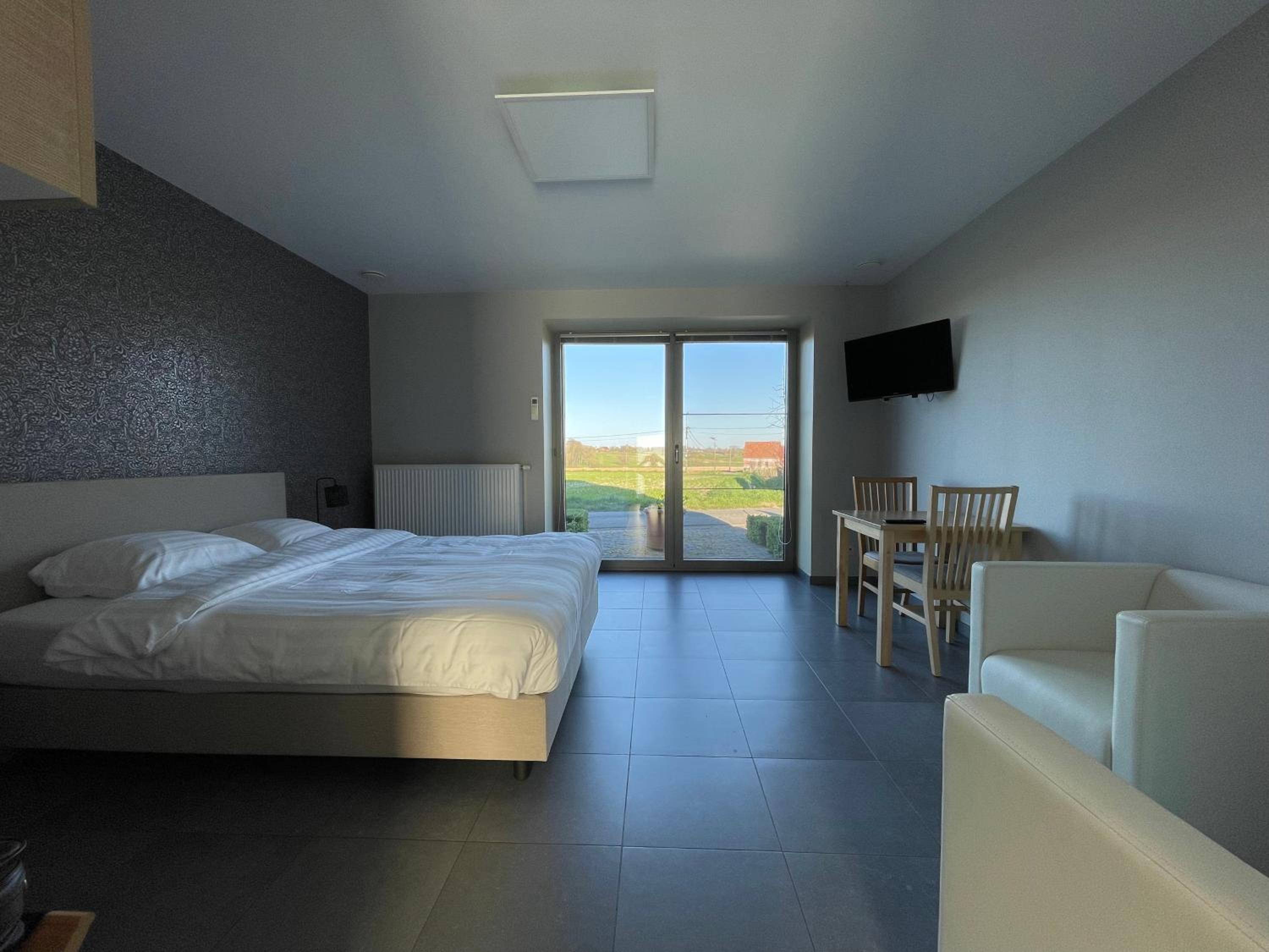 Double Room with Private Bathroom photo 1