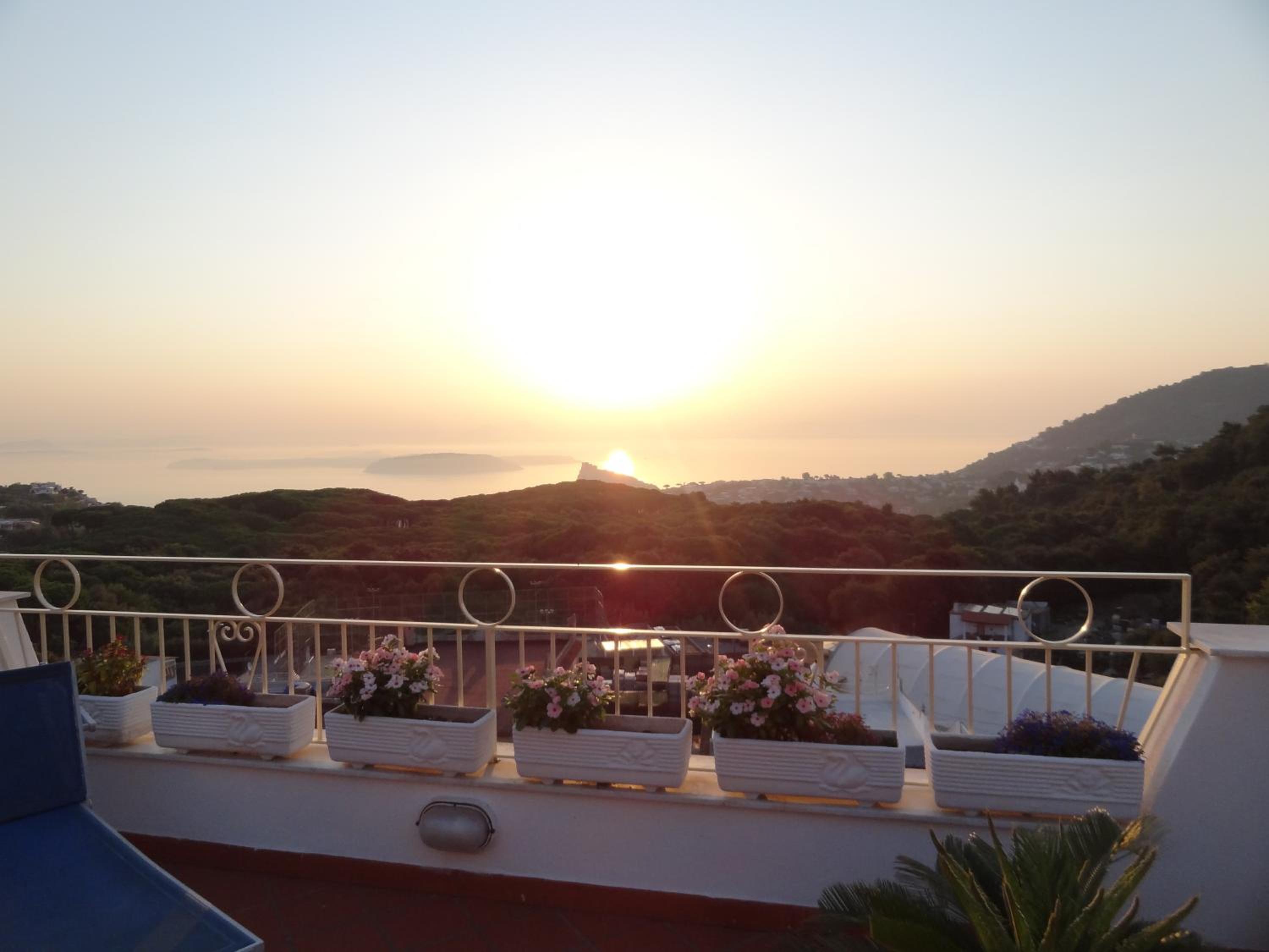Apartment with Sea View - Photo 13