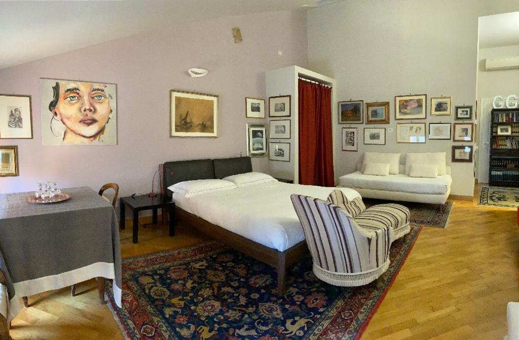 Deluxe Family Room photo 1
