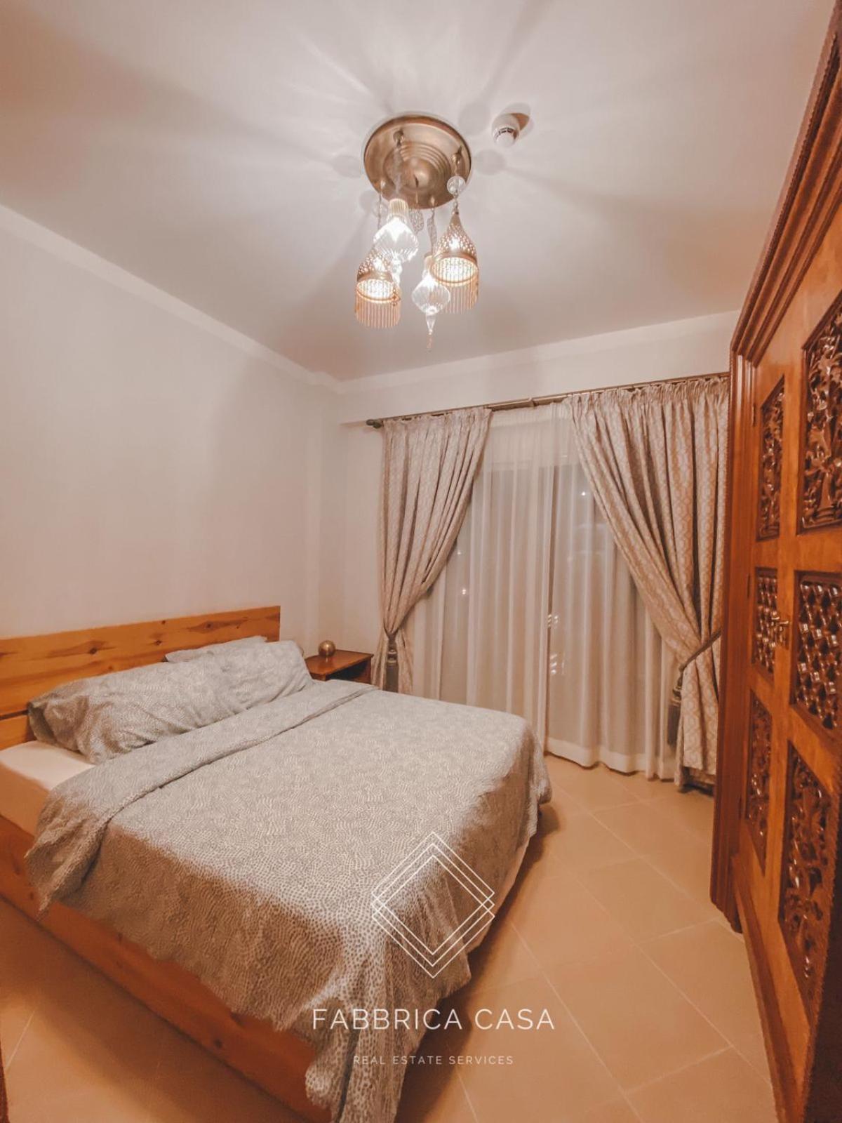 One-Bedroom Apartment - Photo 1
