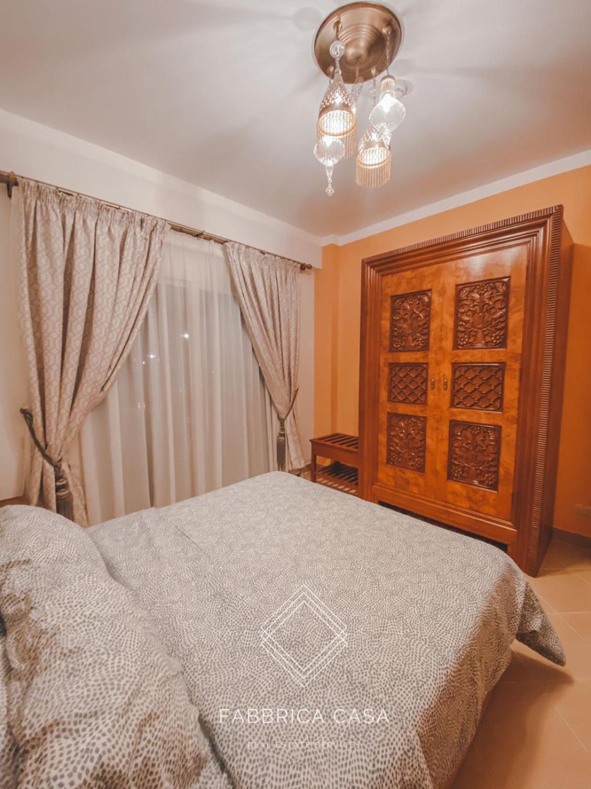One-Bedroom Apartment - Photo 2