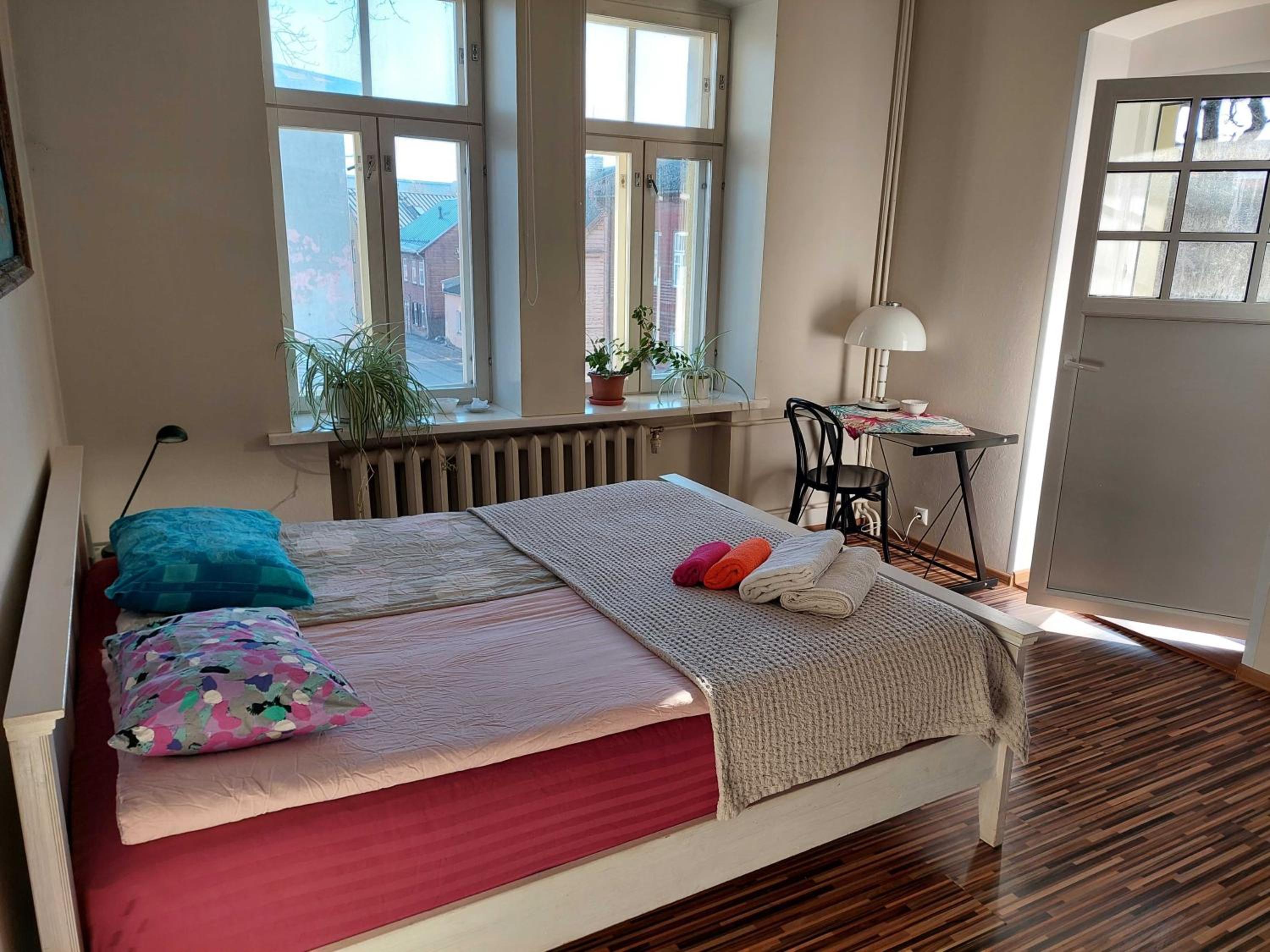 Studio Apartment with Kitchenette and Balcony photo 2