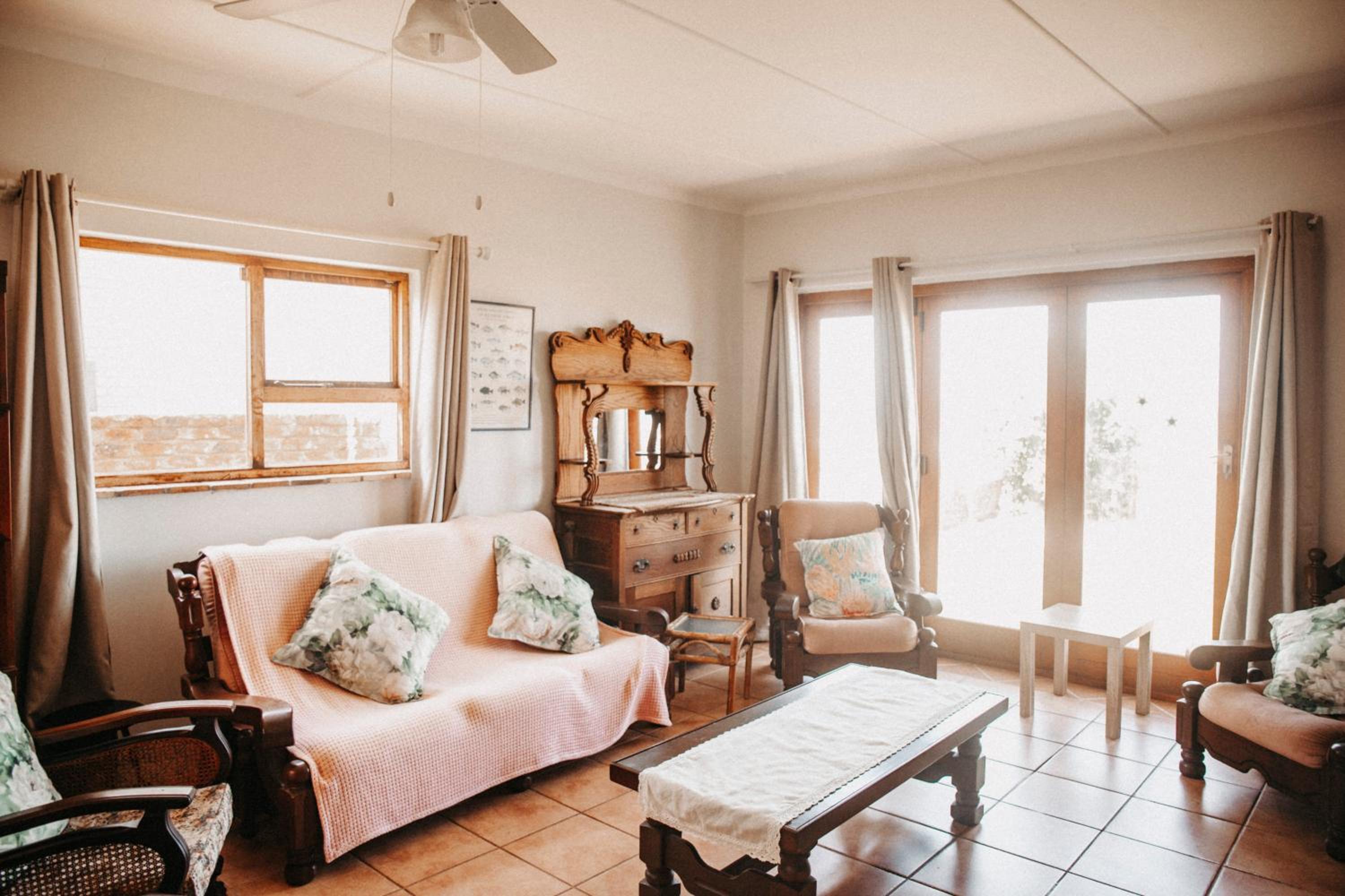 Seven-Bedroom House photo 1