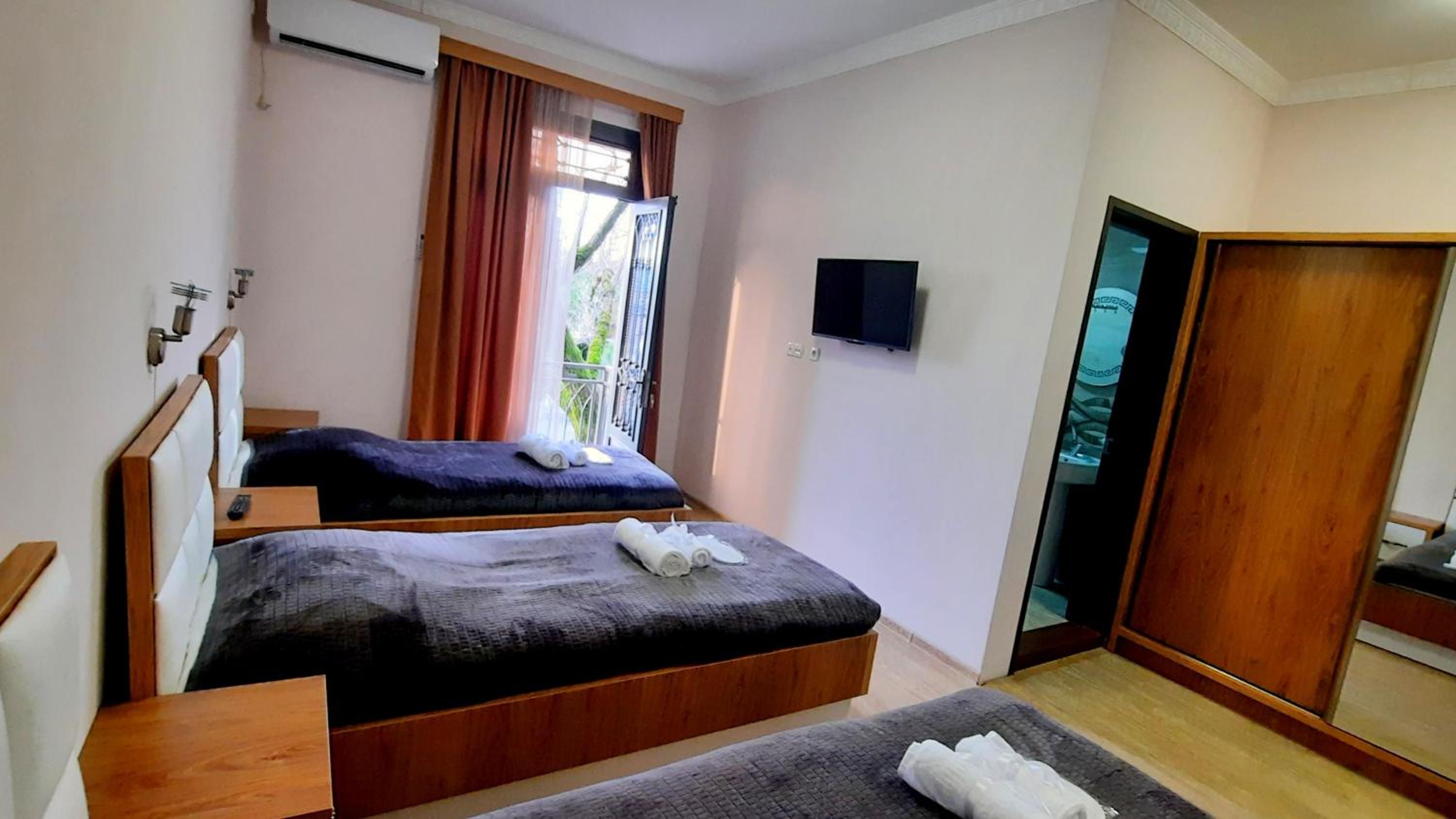 Triple Room with Balcony photo 3