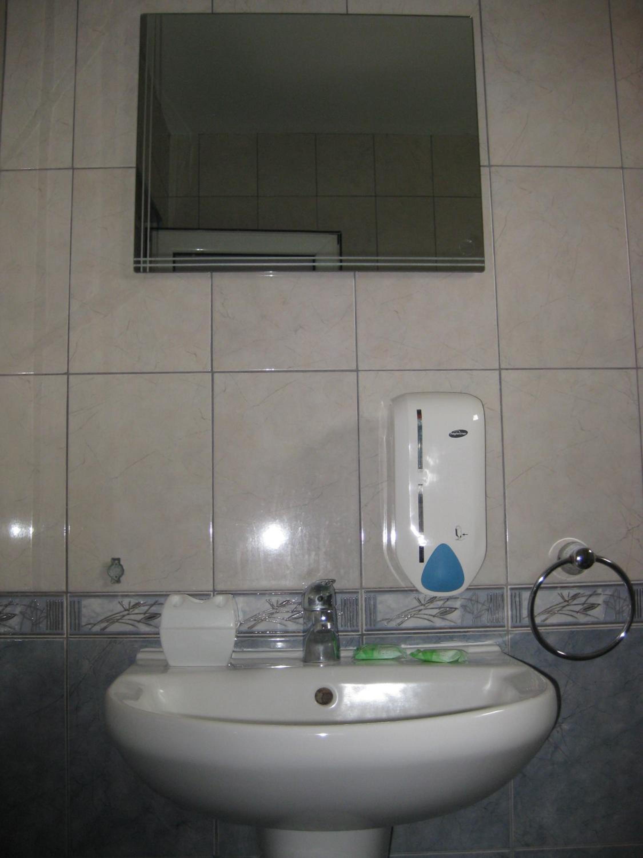 Triple Room with Balcony - Photo 5
