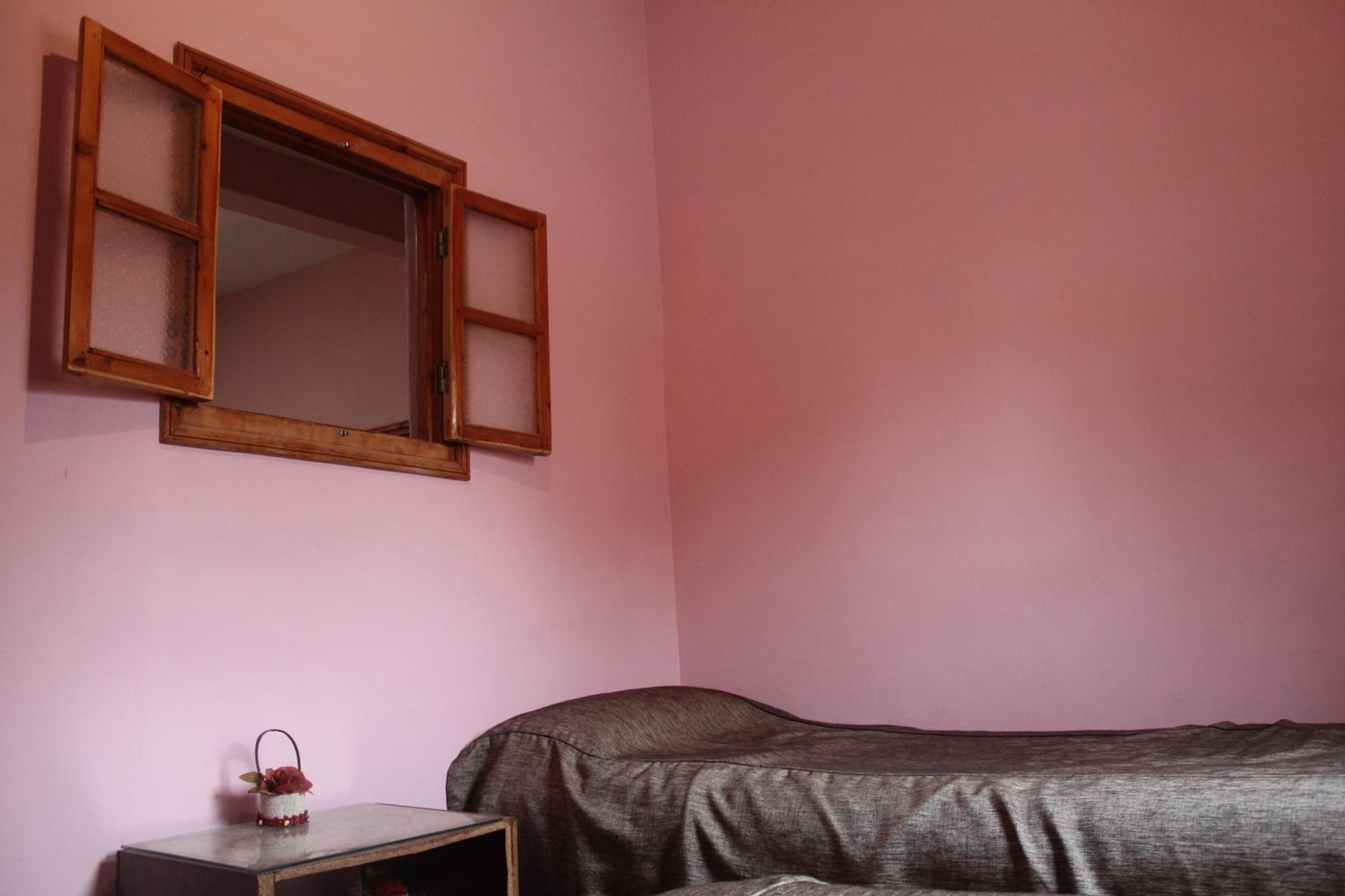 Basic Triple Room with Shared Bathroom