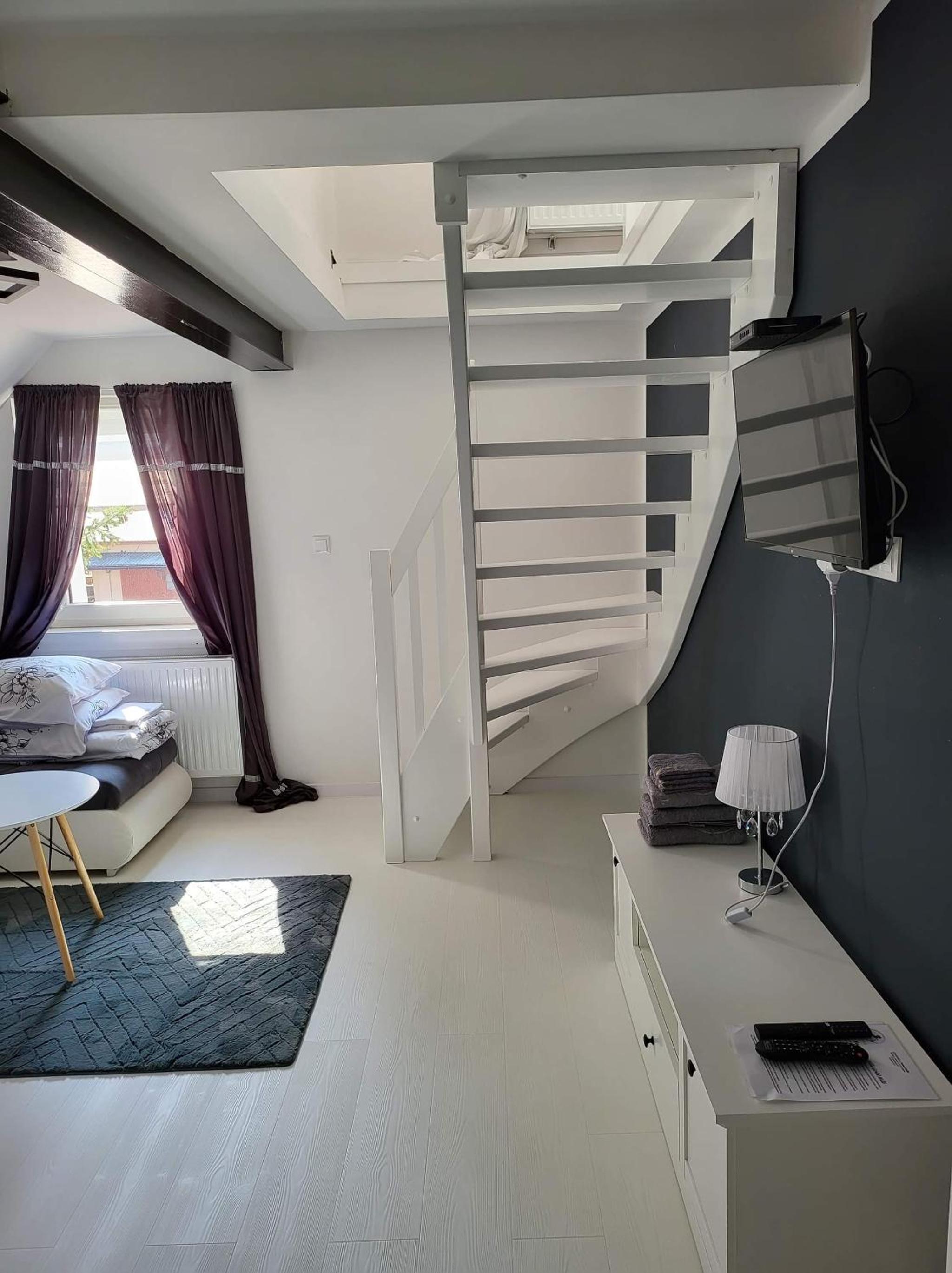 Family Room with Private Bathroom photo 1