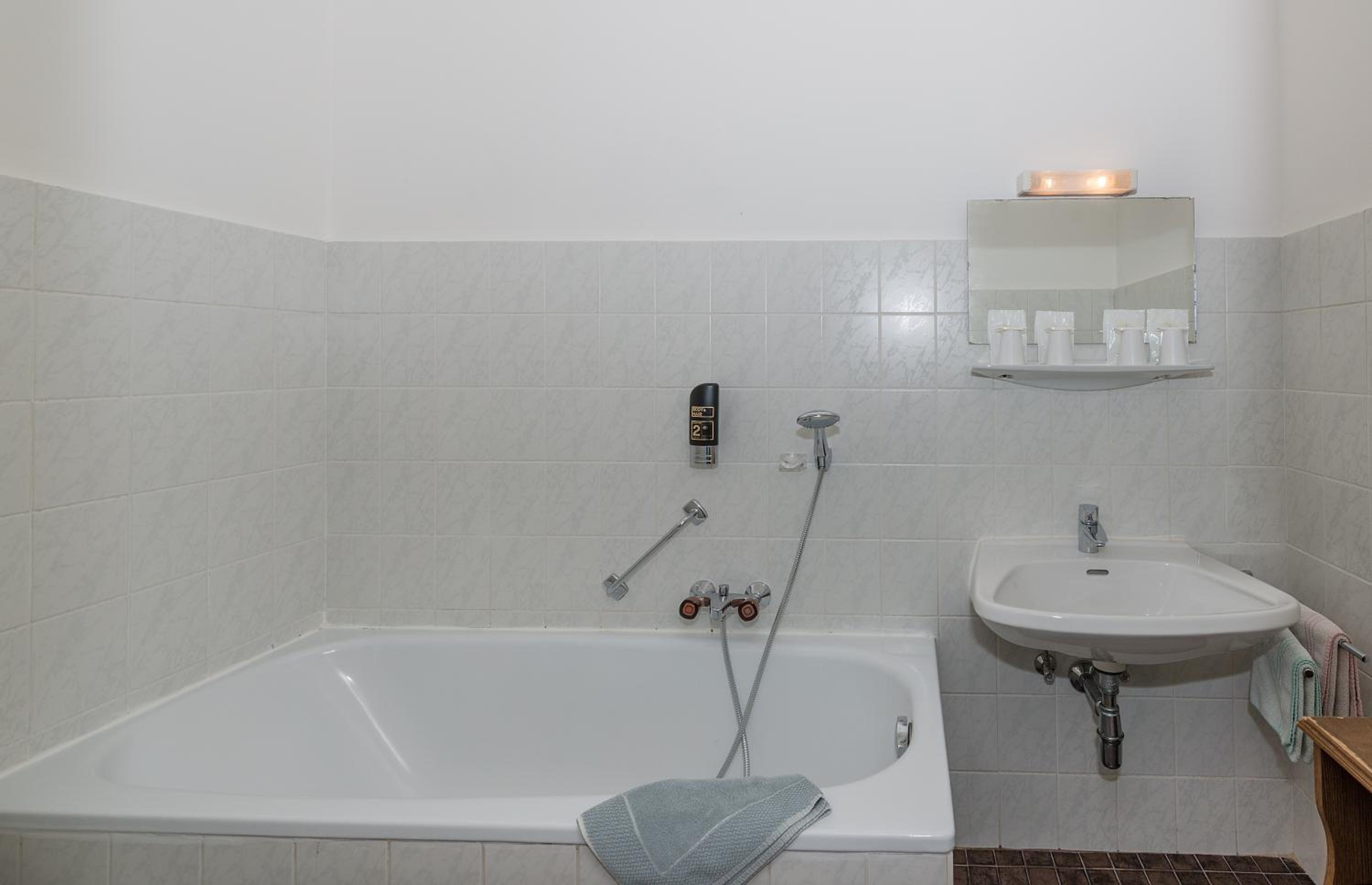 Single Room with Shared Bathroom