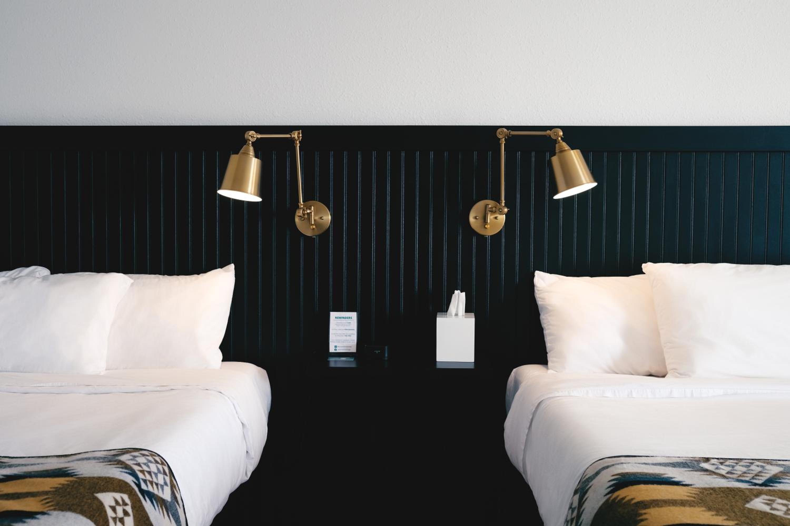 Standard Queen Room