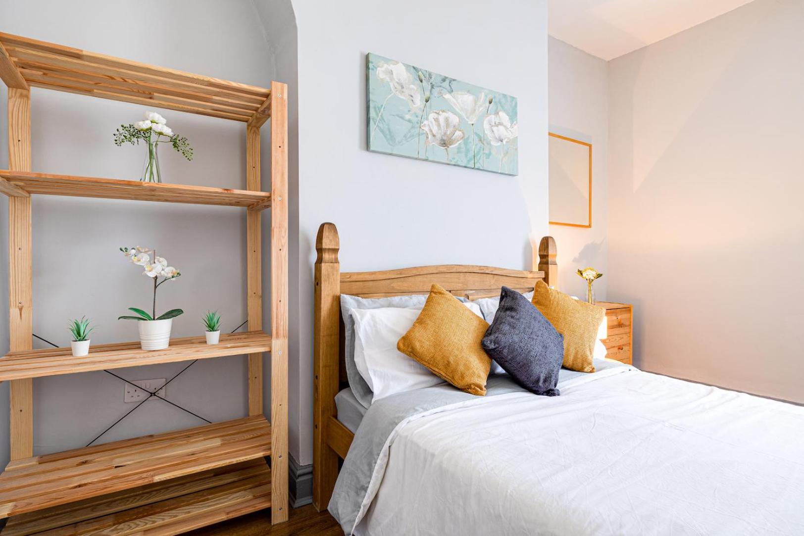 Four-Bedroom House - Photo 5