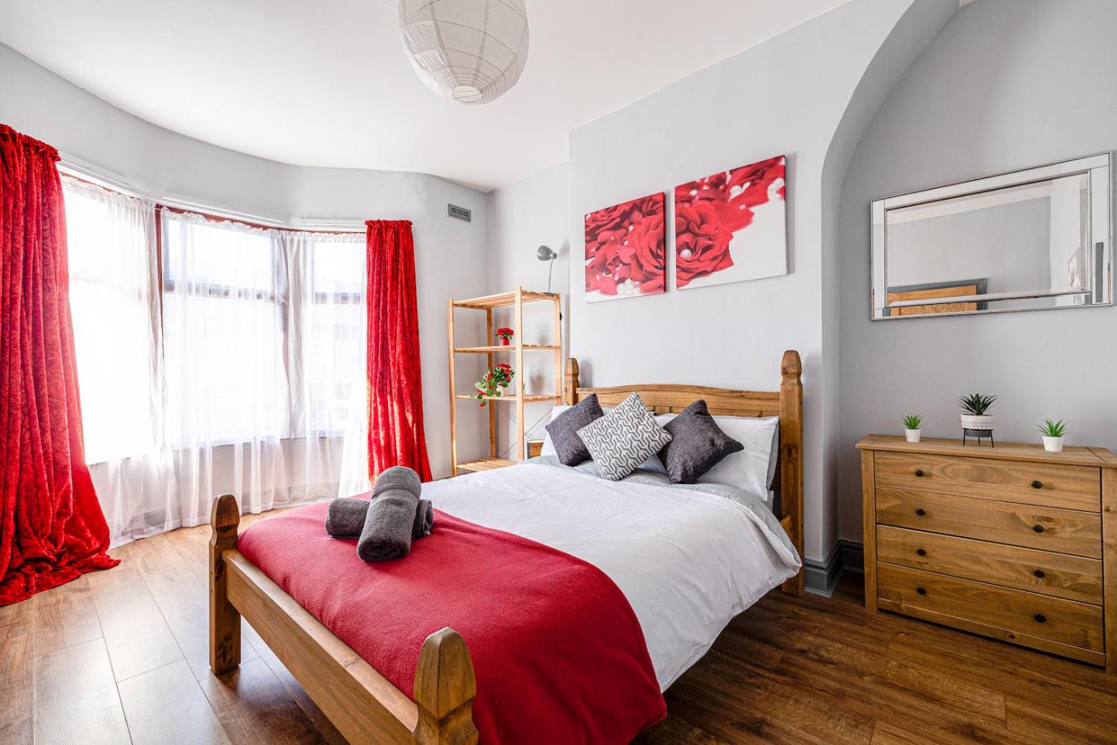 Four-Bedroom House - Photo 8