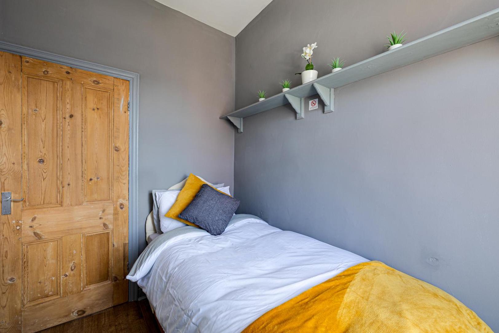 Four-Bedroom House - Photo 11