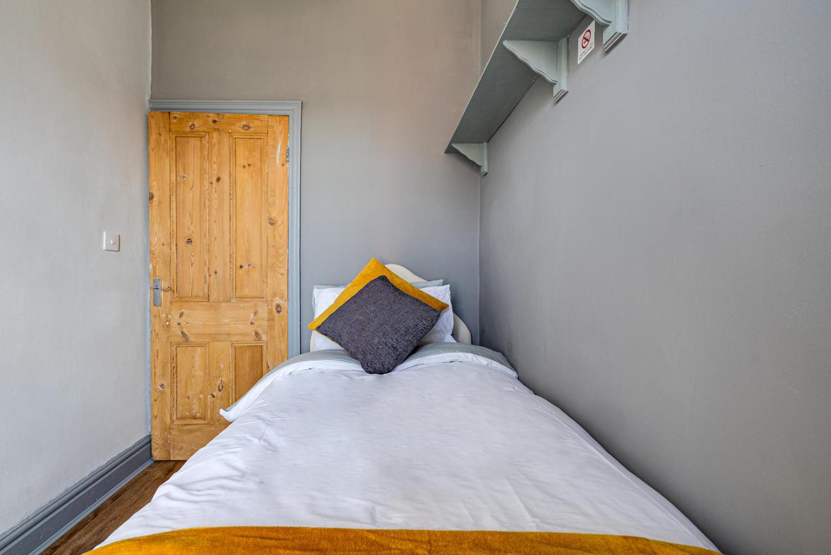 Four-Bedroom House - Photo 12