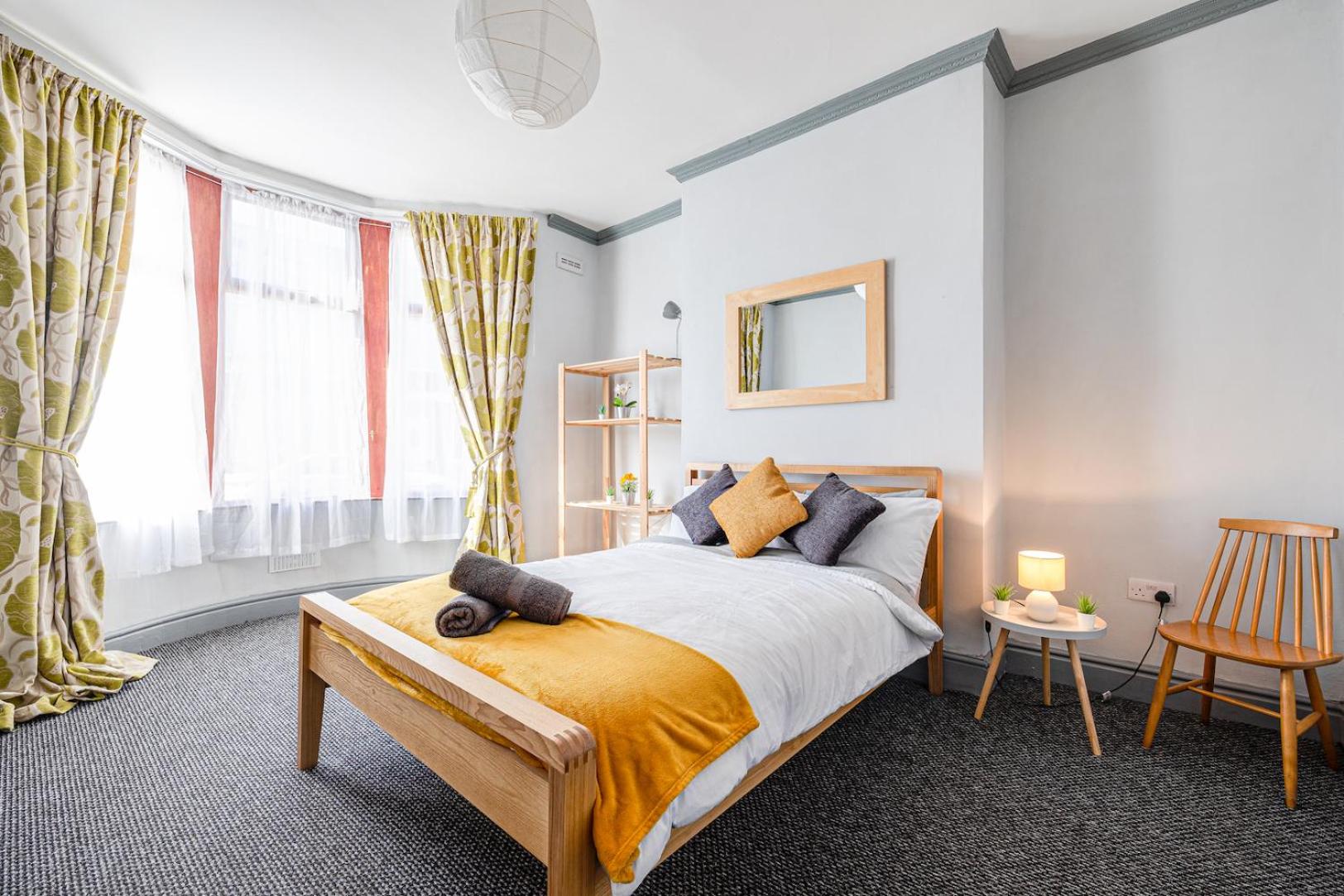 Four-Bedroom House - Photo 19