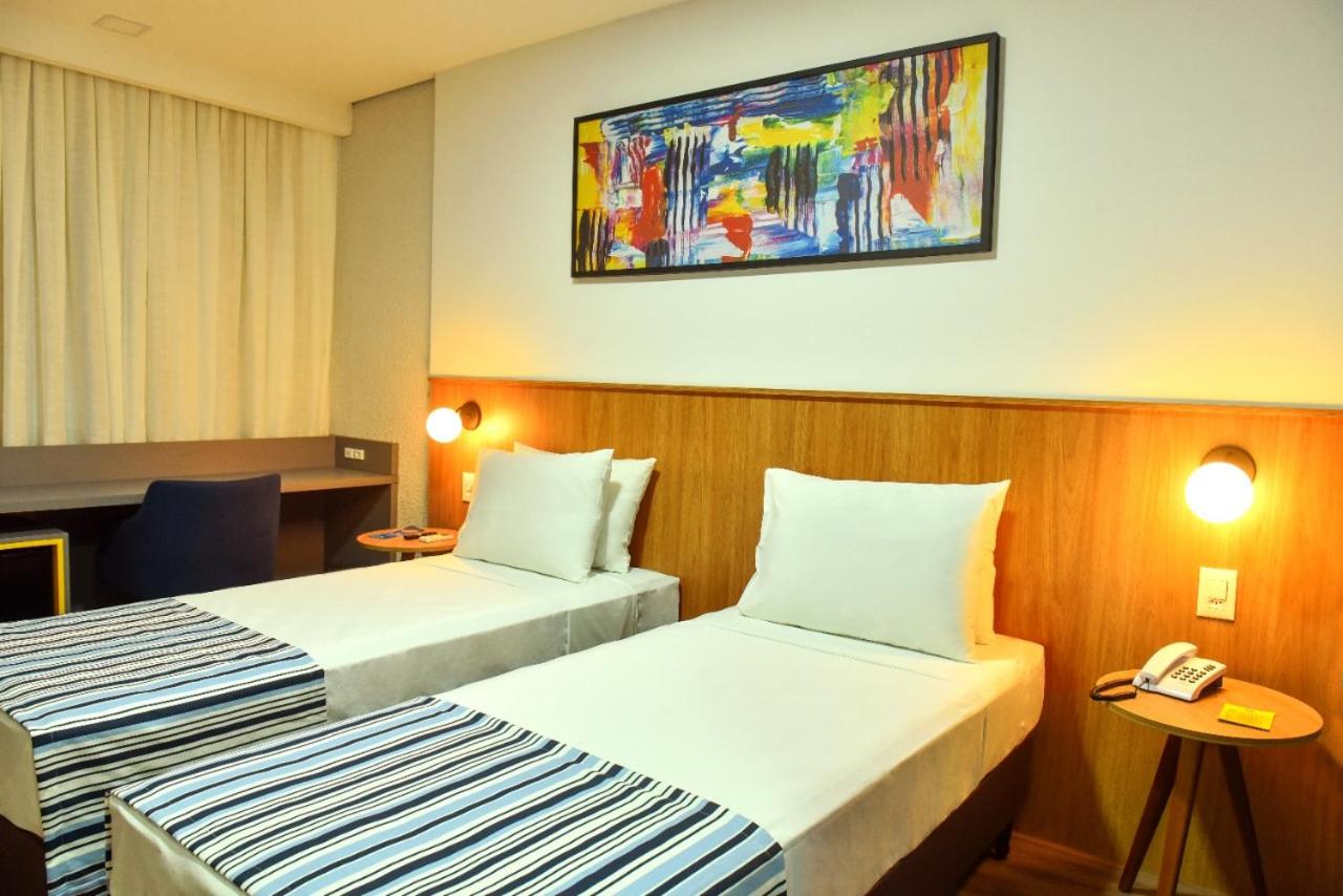 Twin Room - Non-Smoking - Photo 4