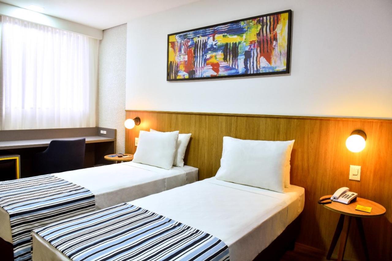 Twin Room - Non-Smoking - Photo 2