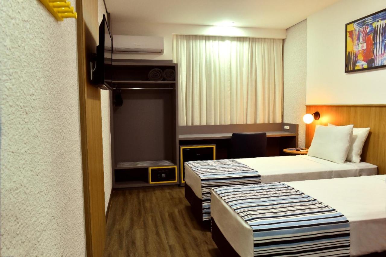 Twin Room - Non-Smoking - Photo 1