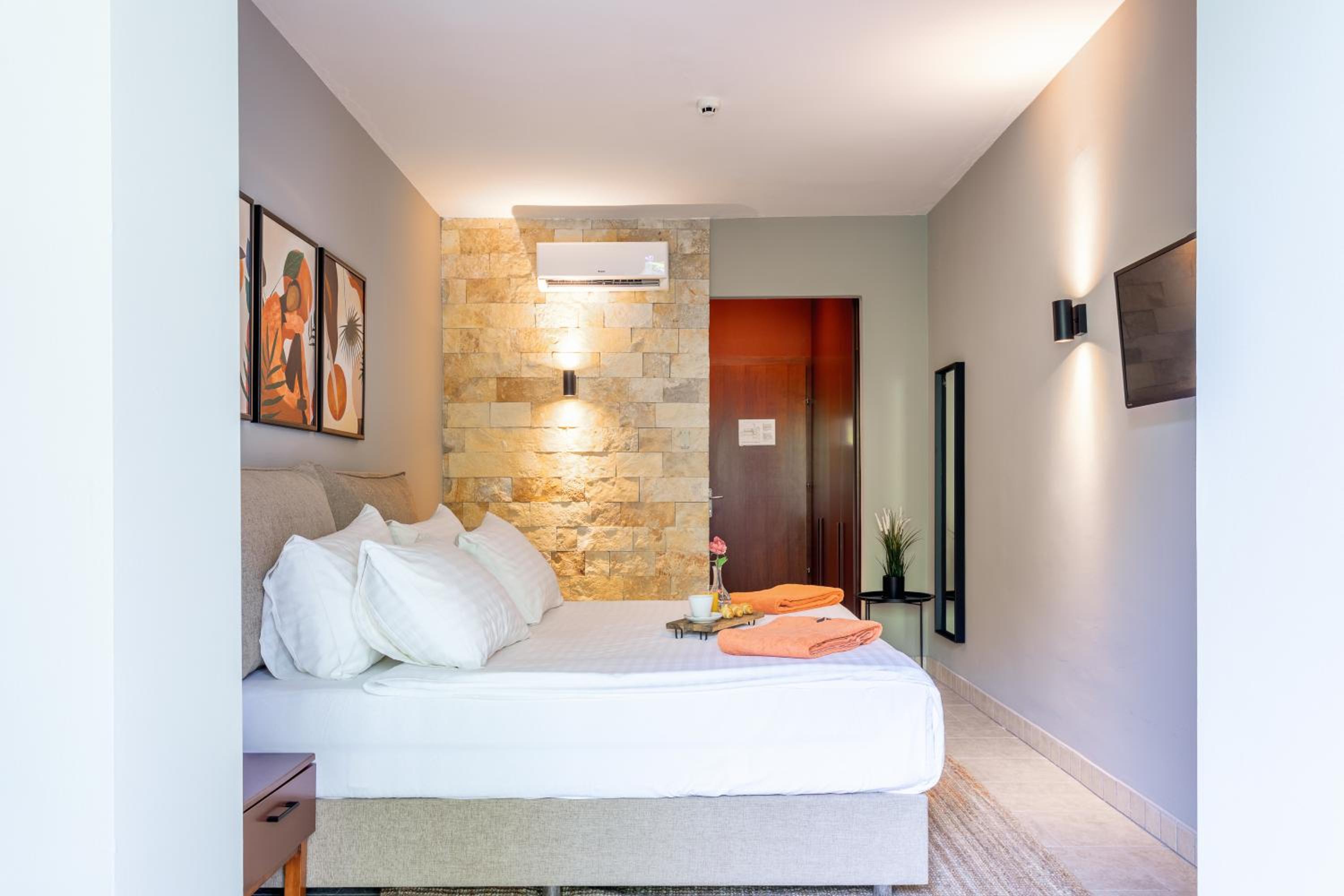 Standard  Twin or Double Room - Photo 6