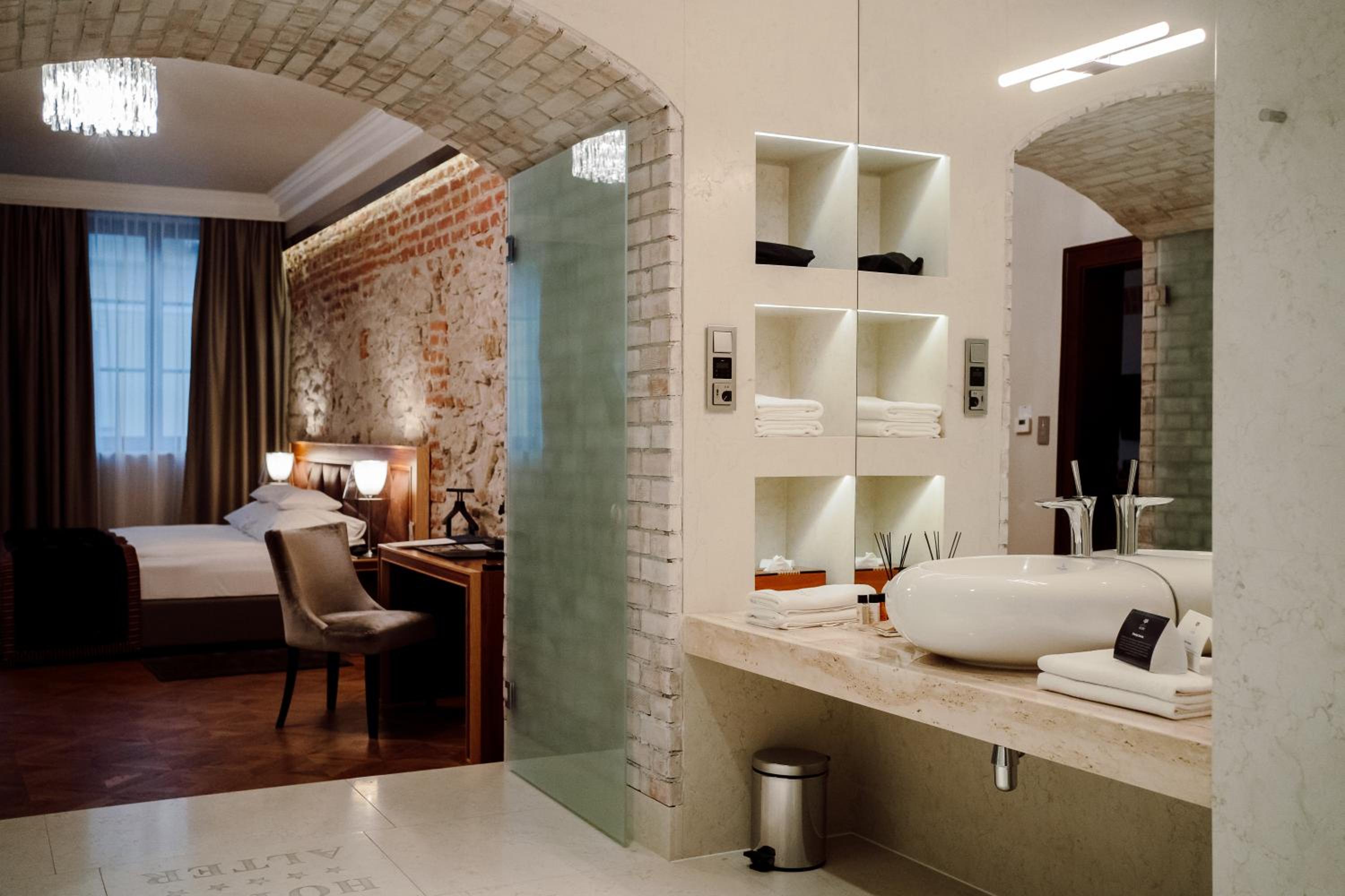 Deluxe Suite - Photo 3