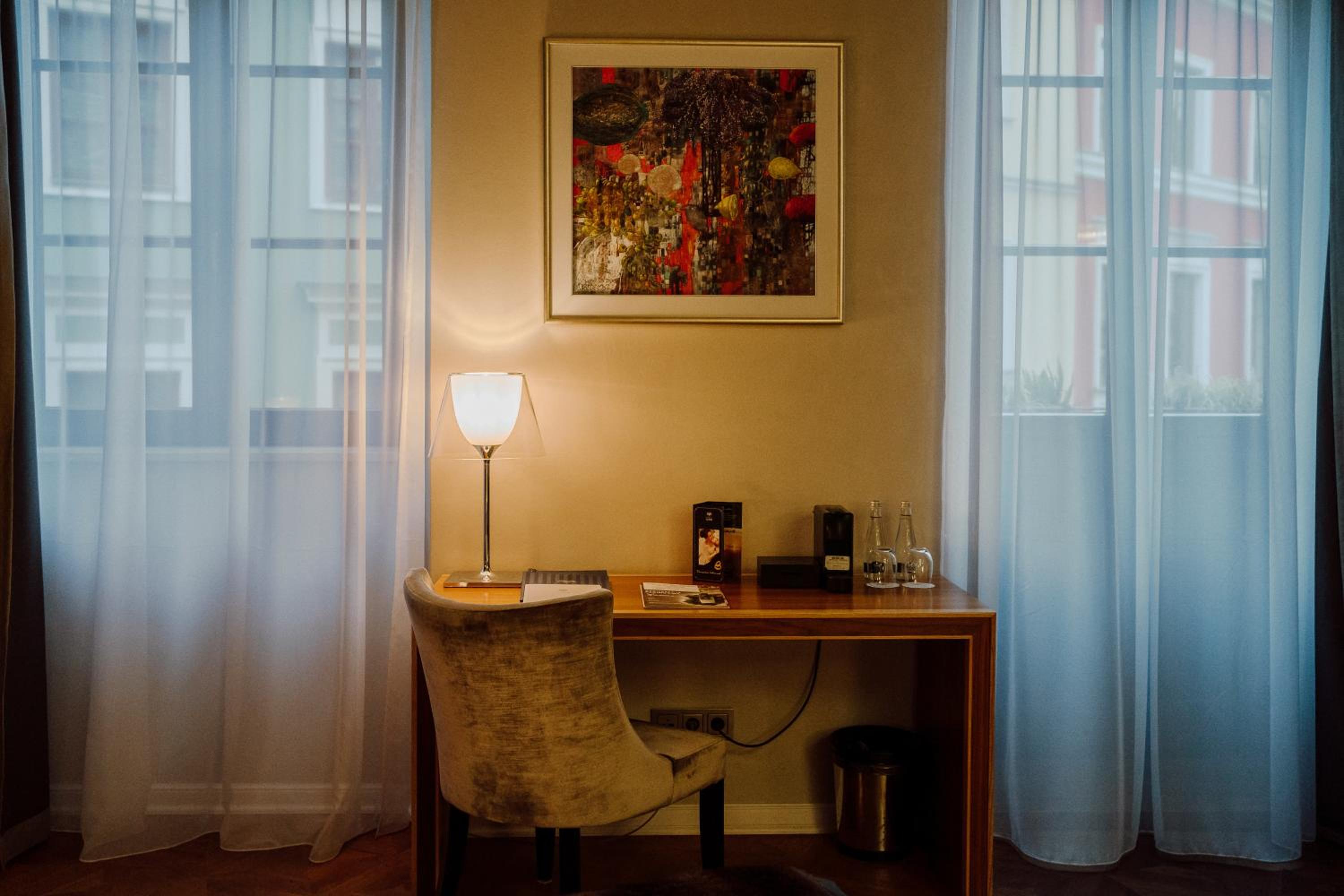Suite - Photo 5
