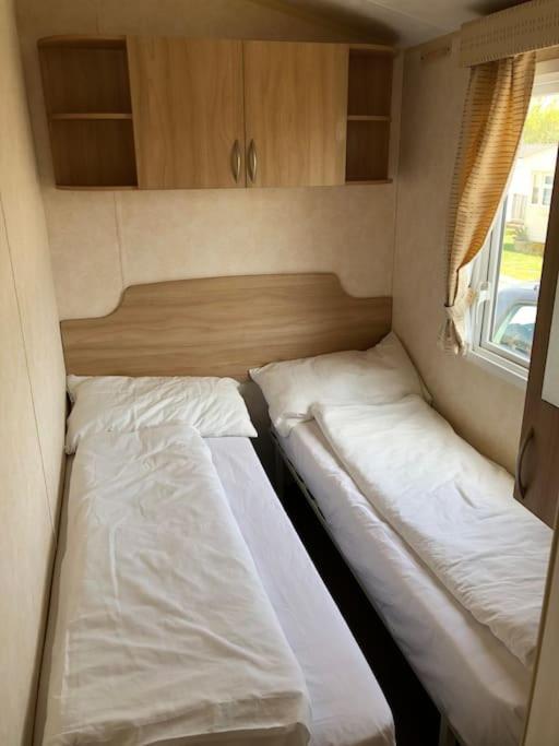 Three-Bedroom House photo 3