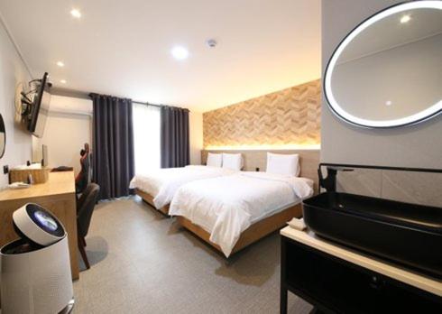 Deluxe Twin Room - Photo 1