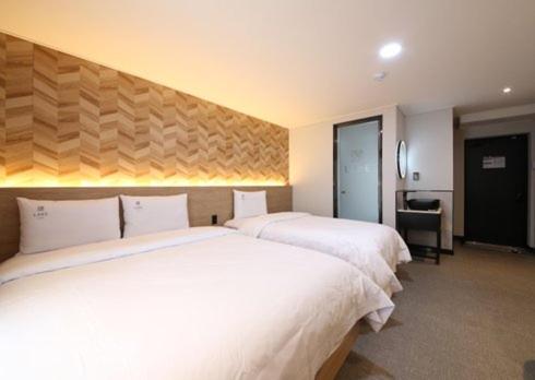 Deluxe Twin Room - Photo 4