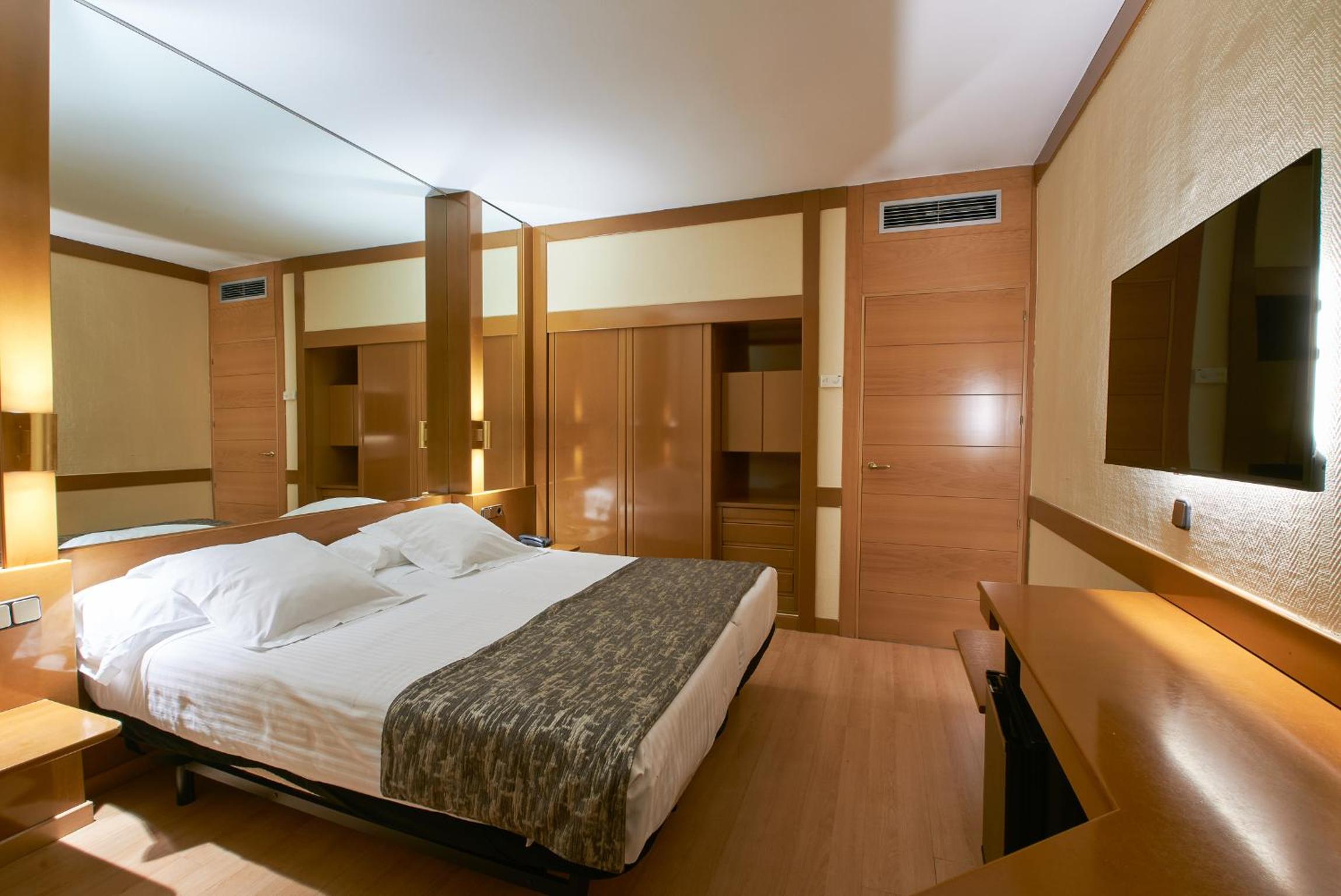 Double or Twin Room photo 3
