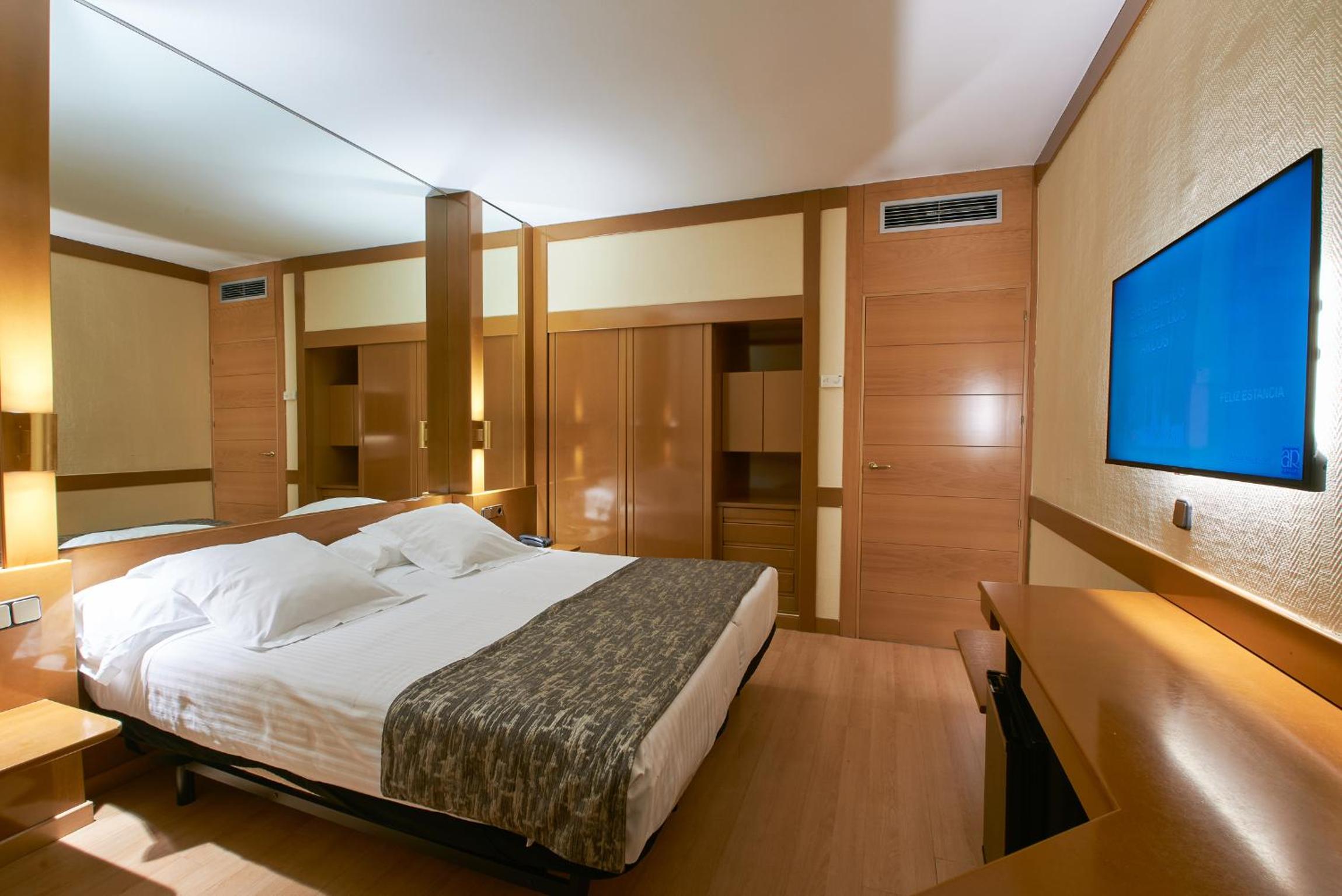 Twin Room Single Use photo 3