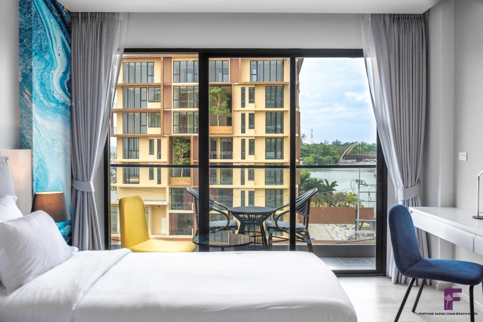 Deluxe Double or Twin Room - Photo 14
