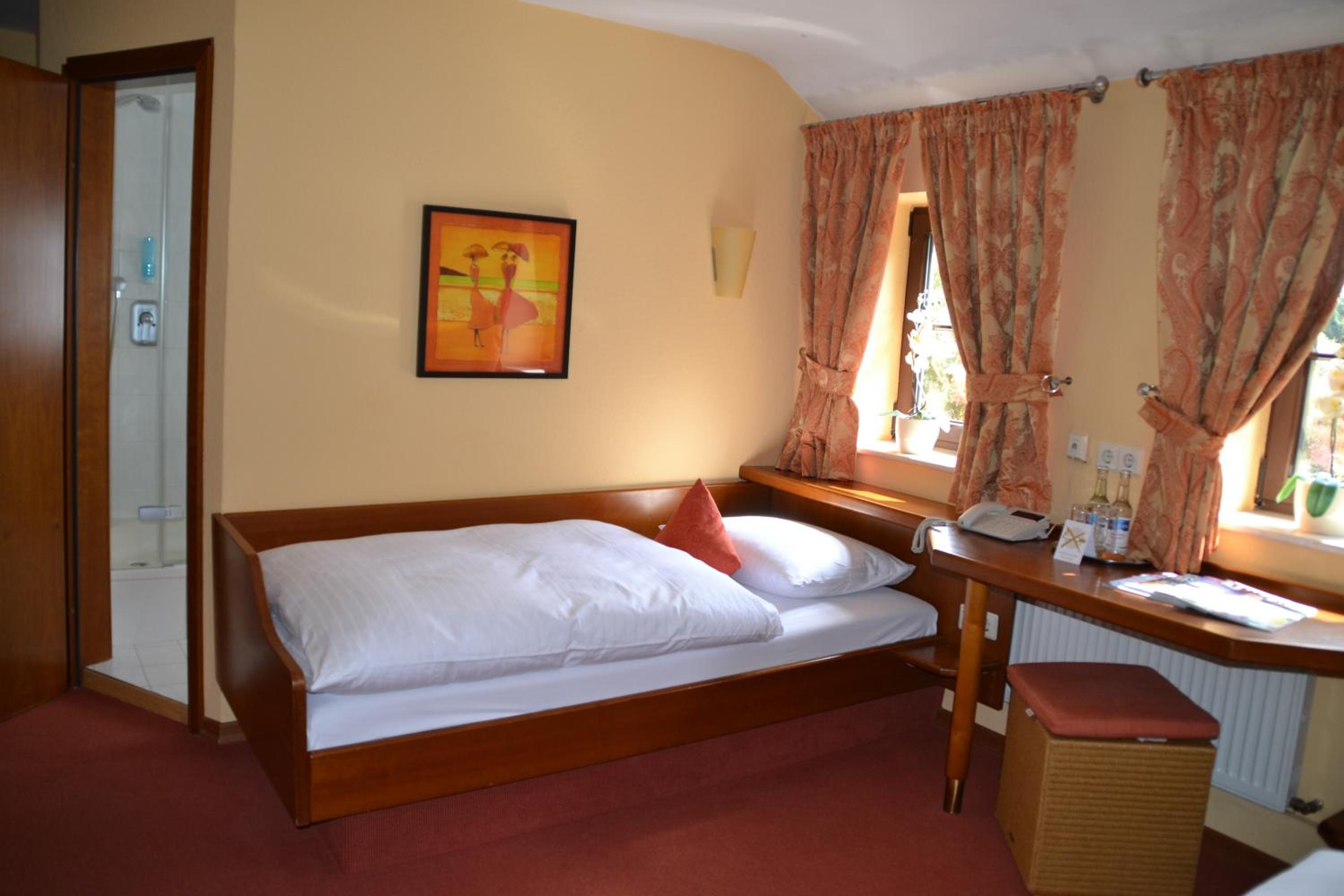 Twin Room - Photo 5
