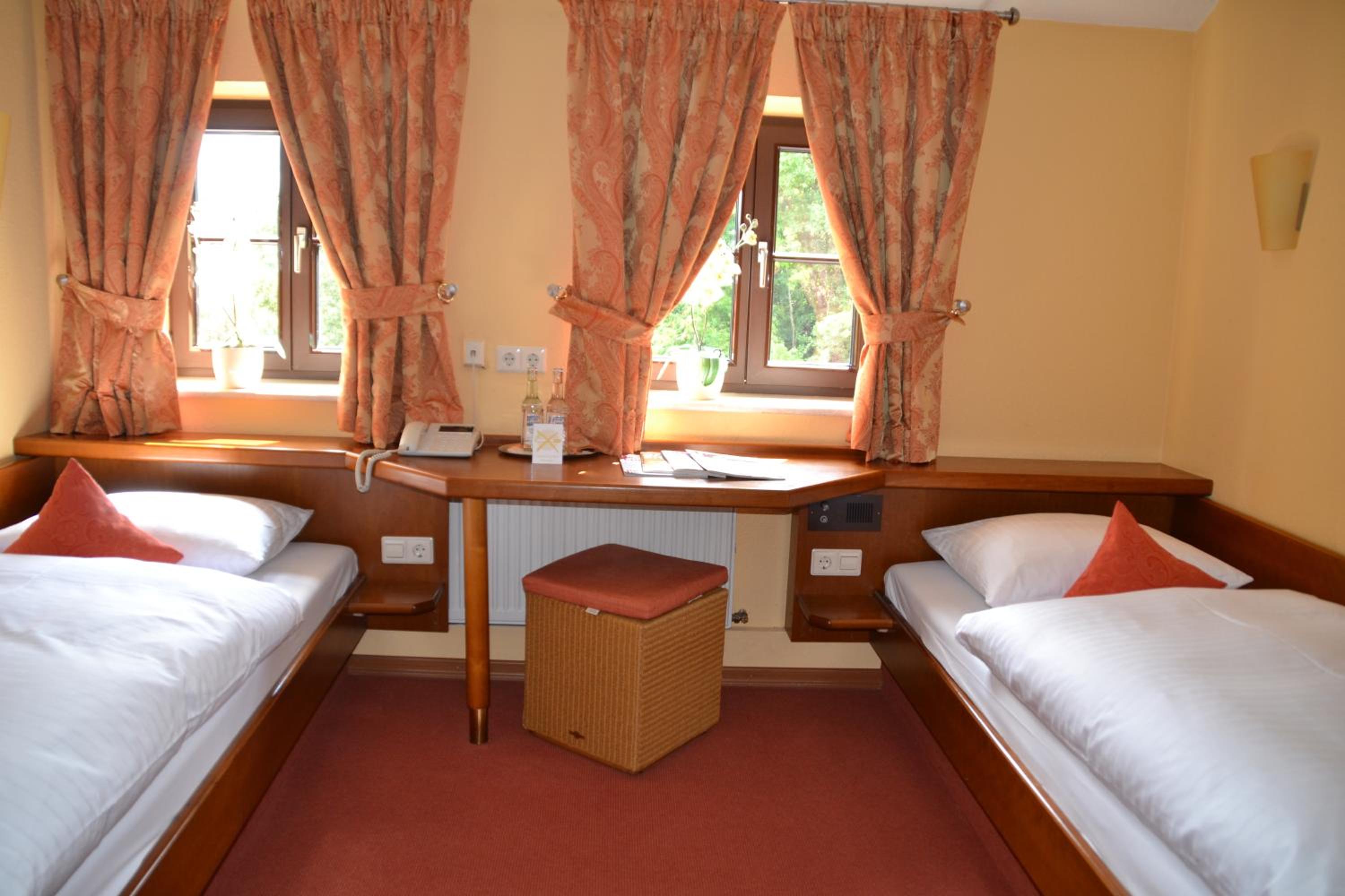 Twin Room - Photo 1