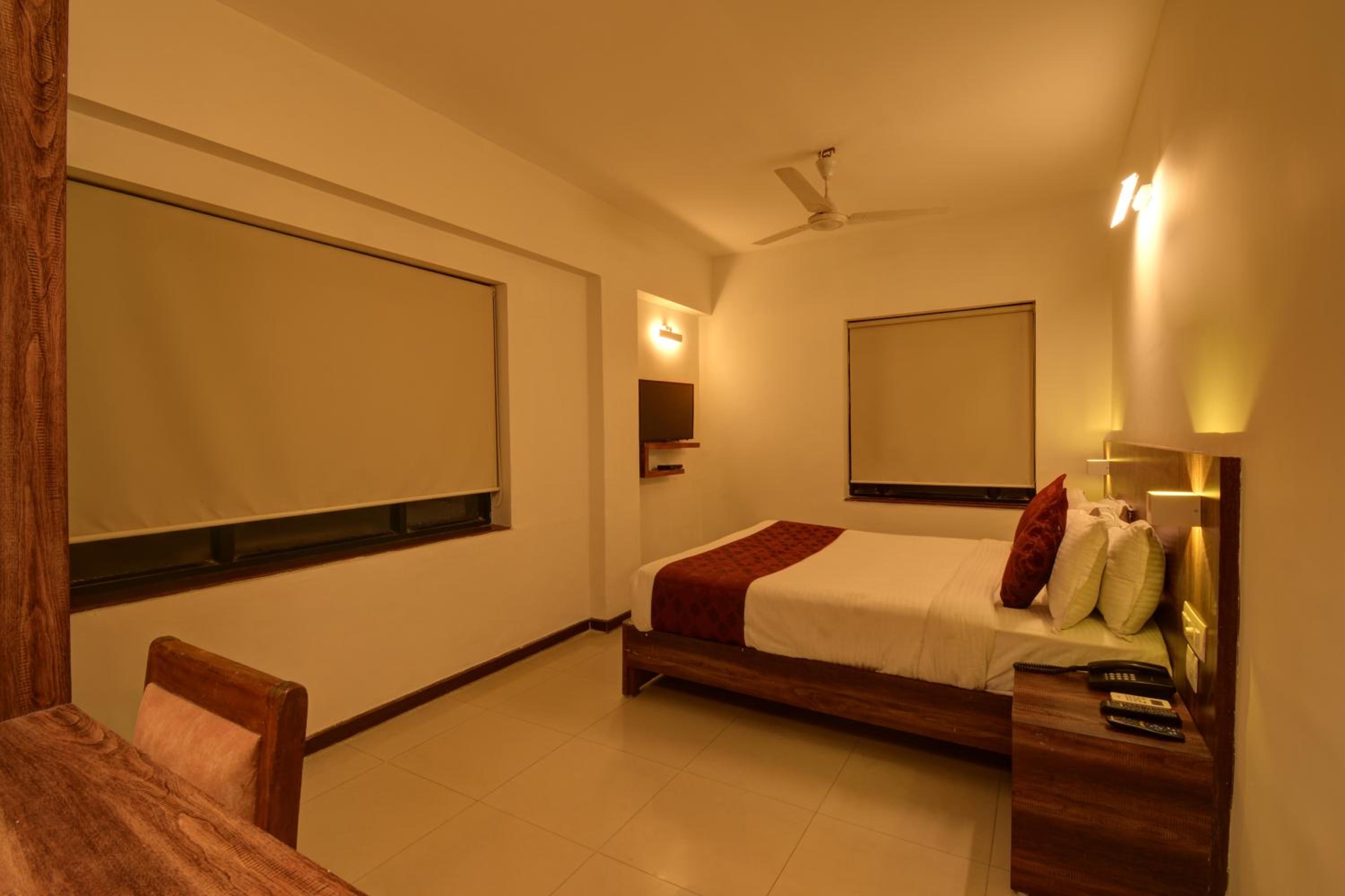 Deluxe Room - Photo 4
