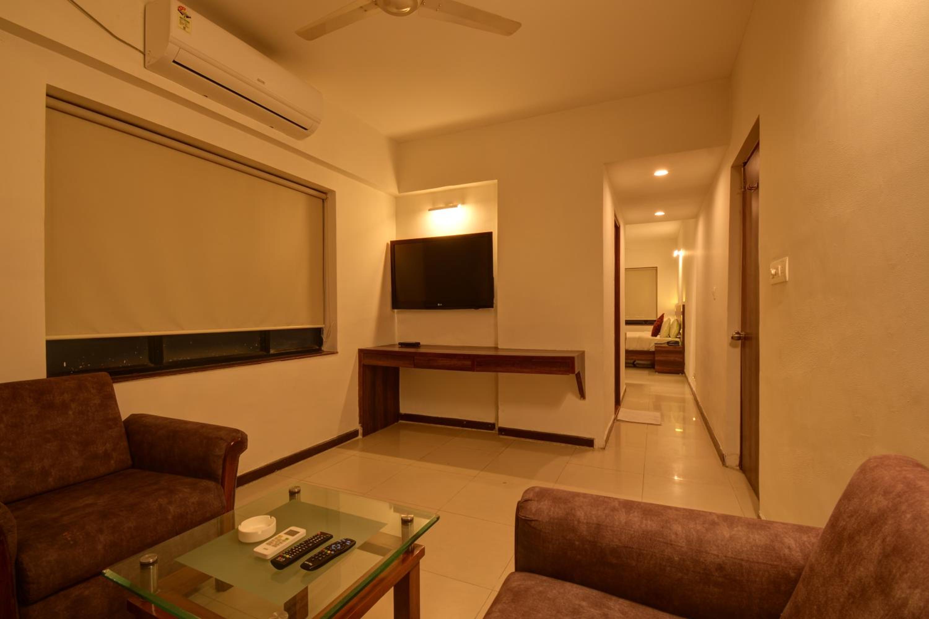 Deluxe Room - Photo 3