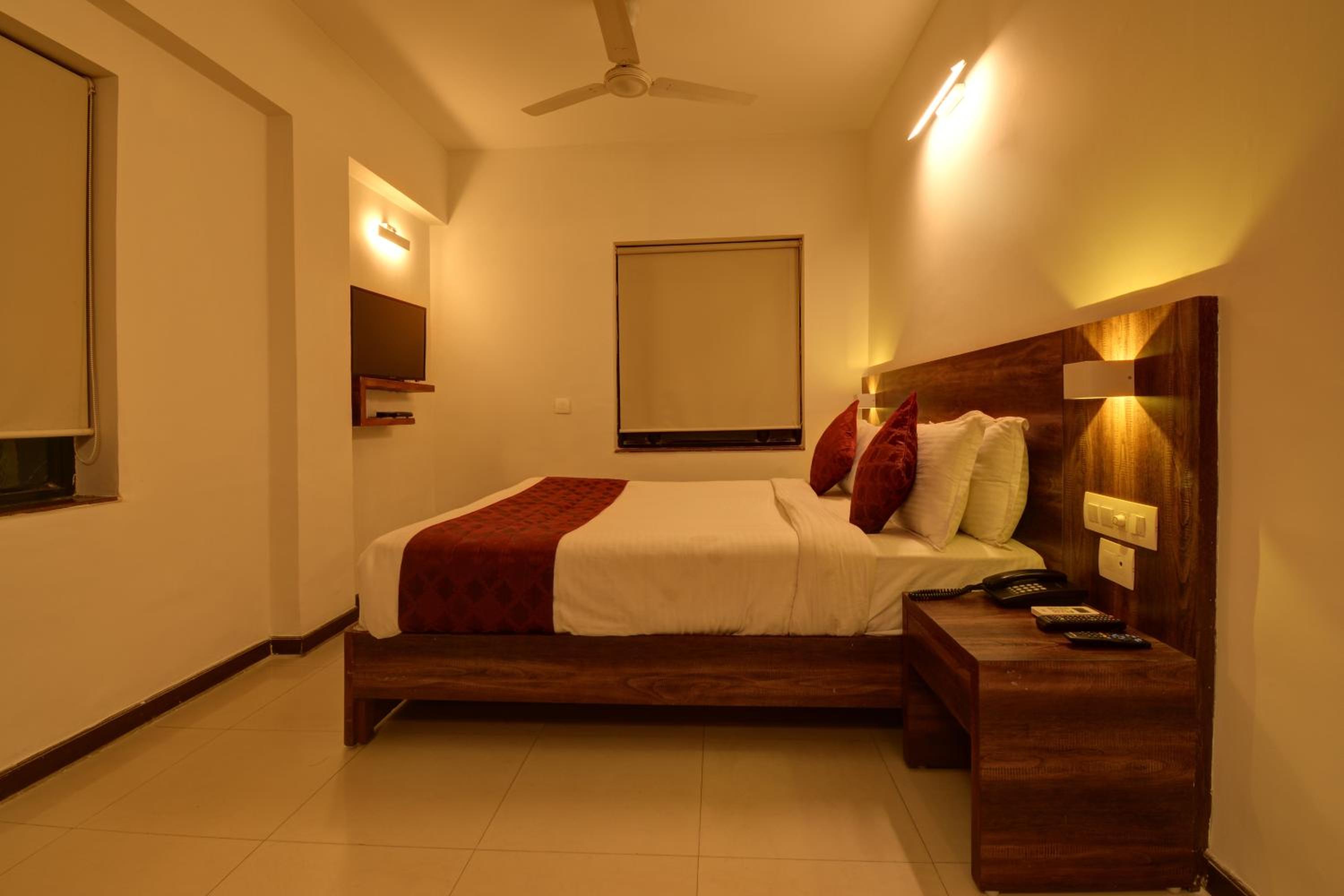 Deluxe Room - Photo 2