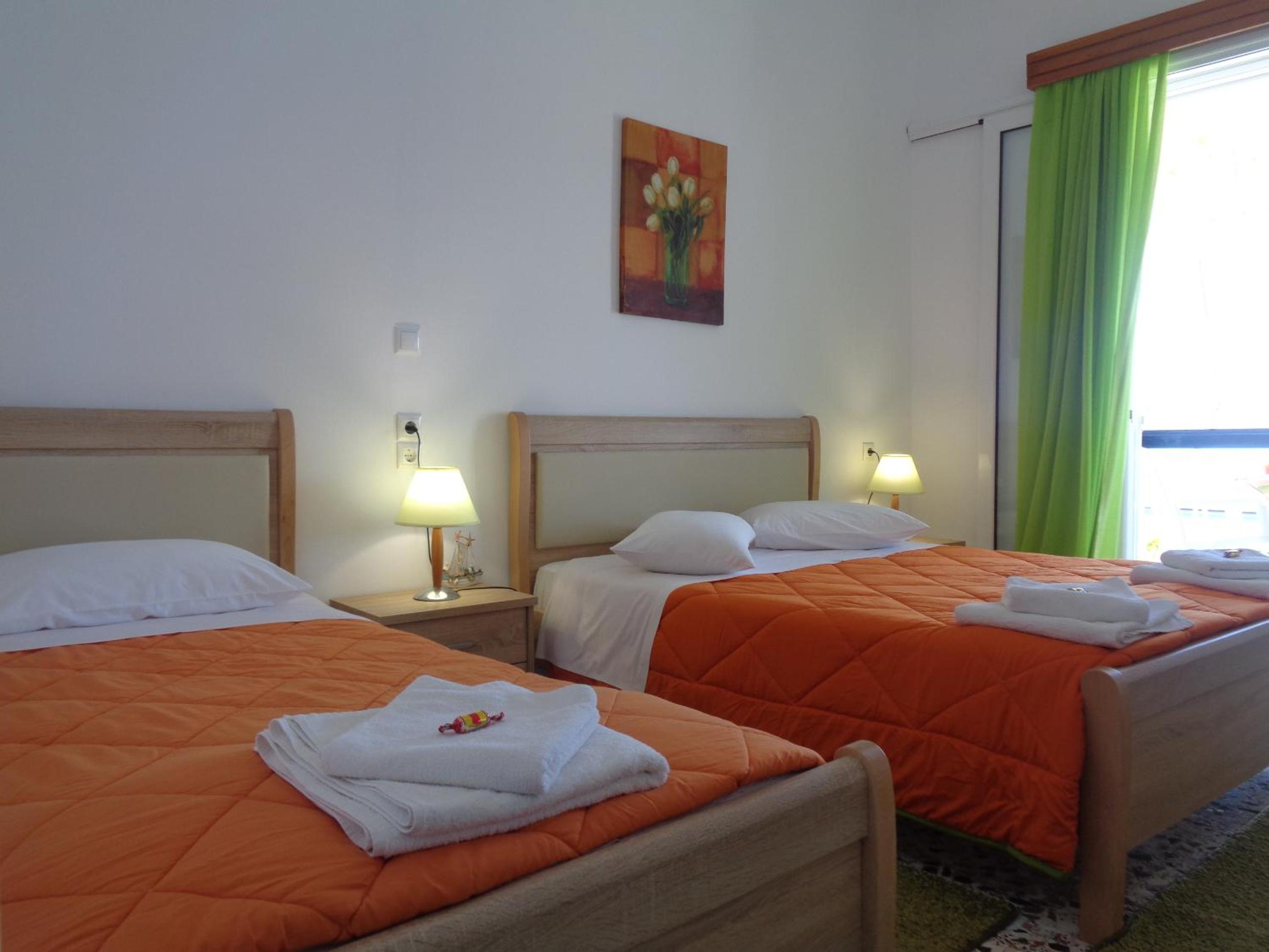 Family Apartment Two-Bedroom with Balcony and Sea View photo 3