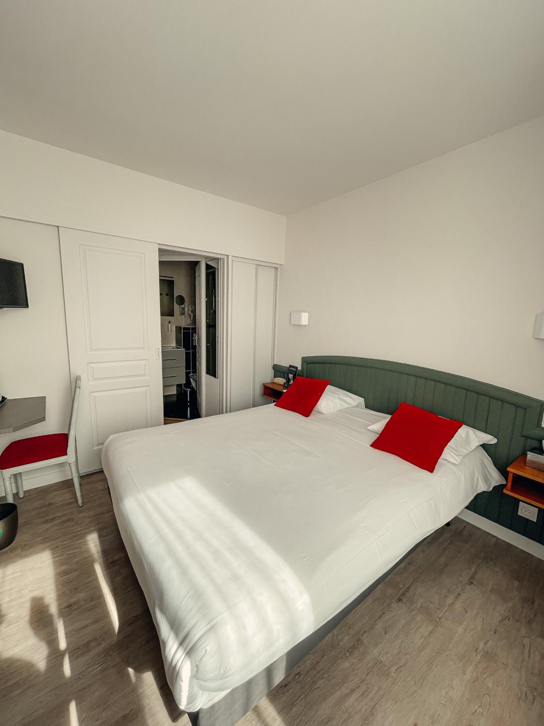 Standard Room photo 2