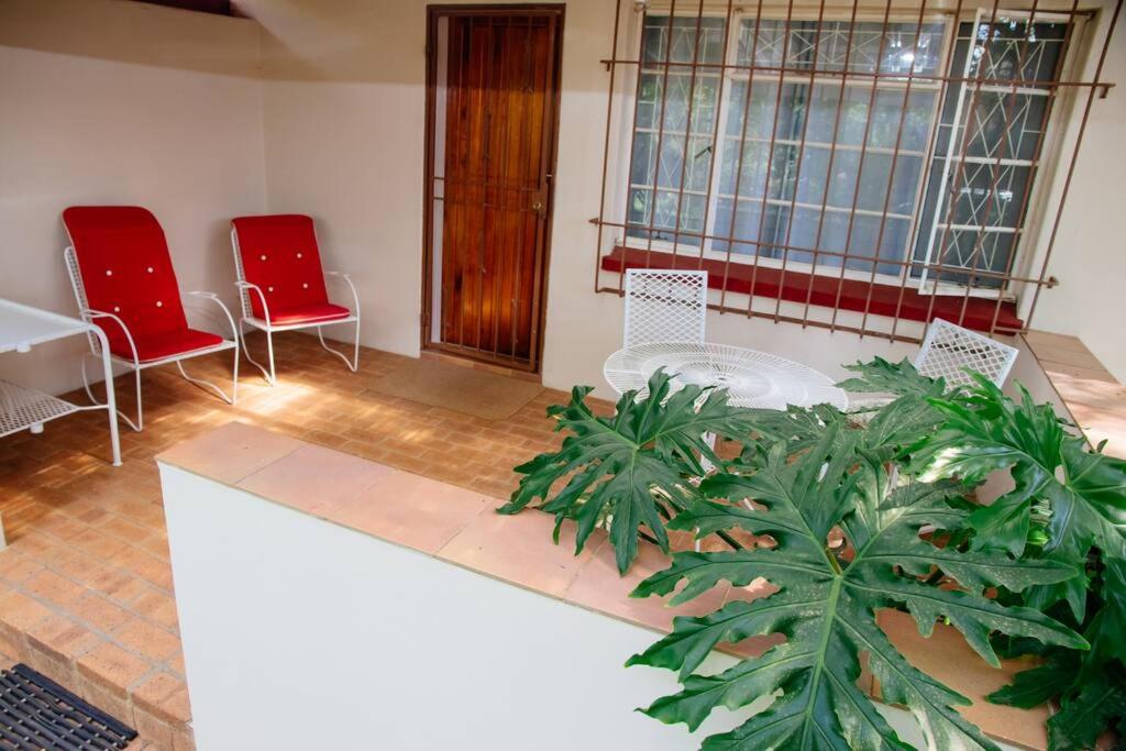One-Bedroom House photo 2