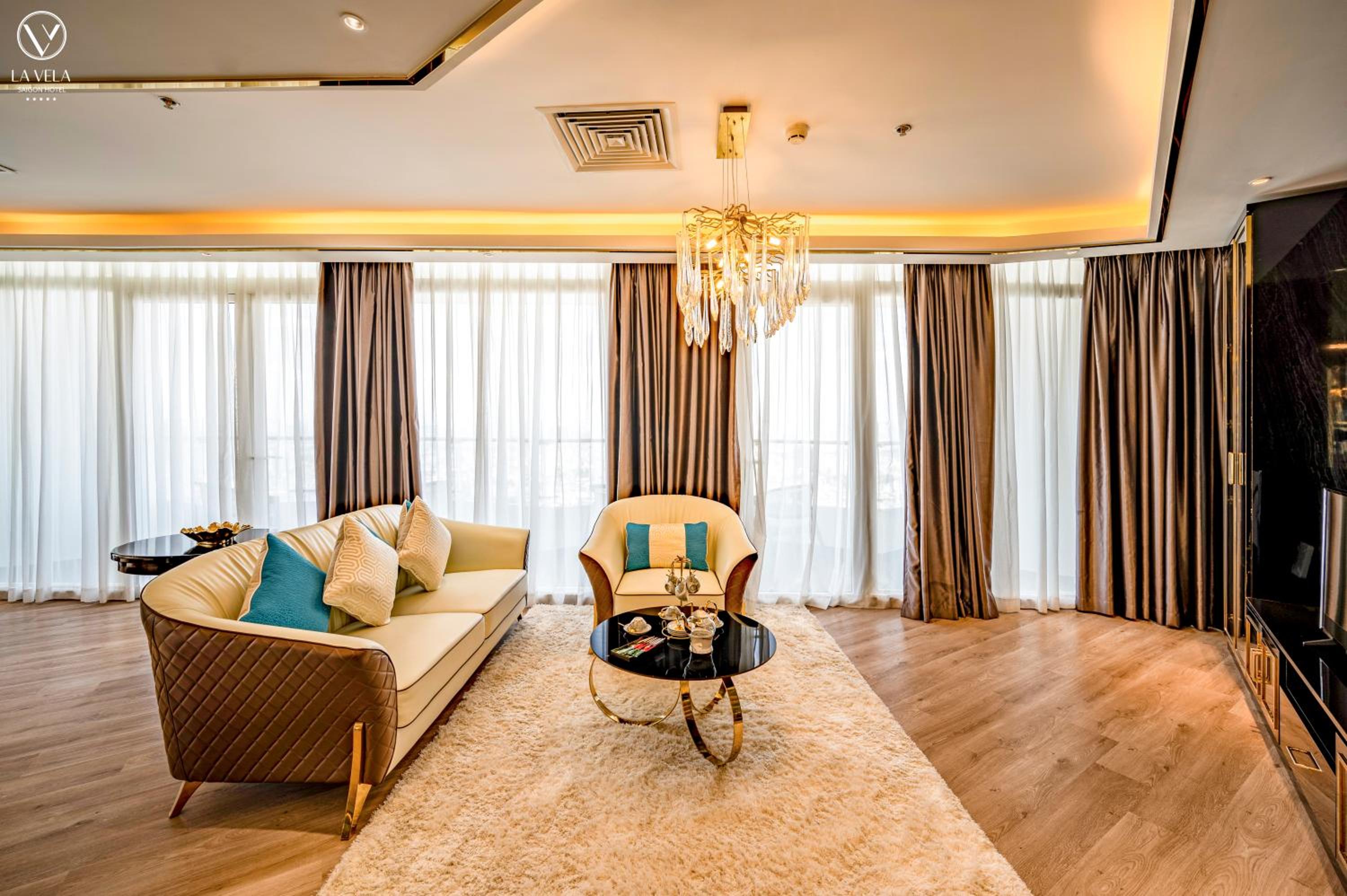 La Vela Club Lounge - President Suite (Club benefits included)