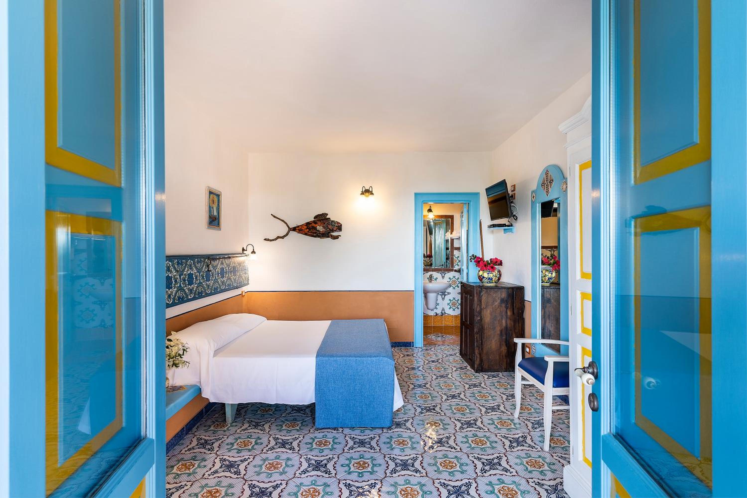 Classic Double or Twin Room with Terrace photo 1