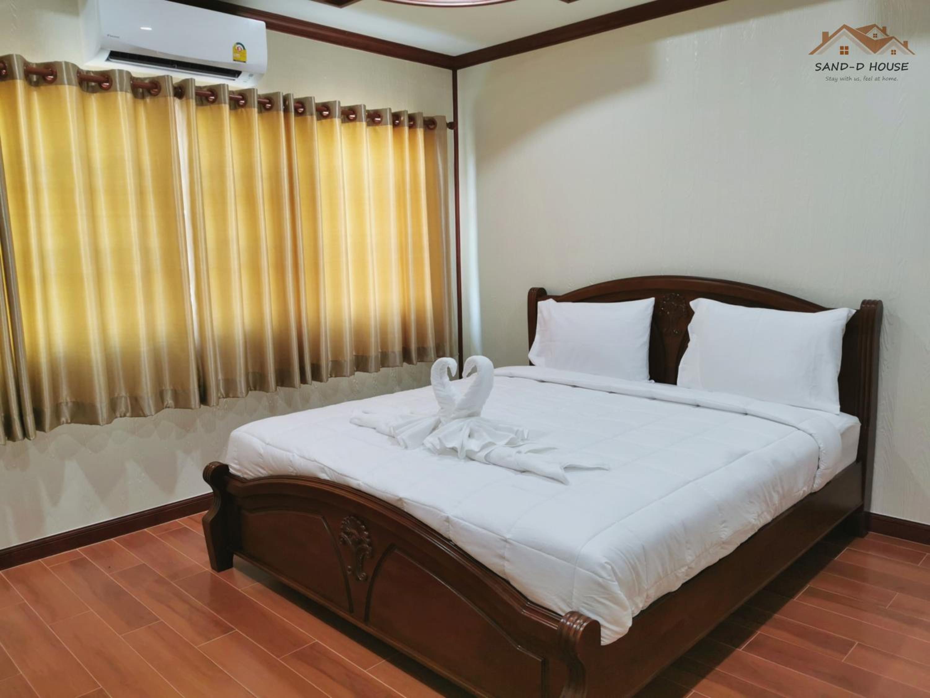 Three-Bedroom House photo 1