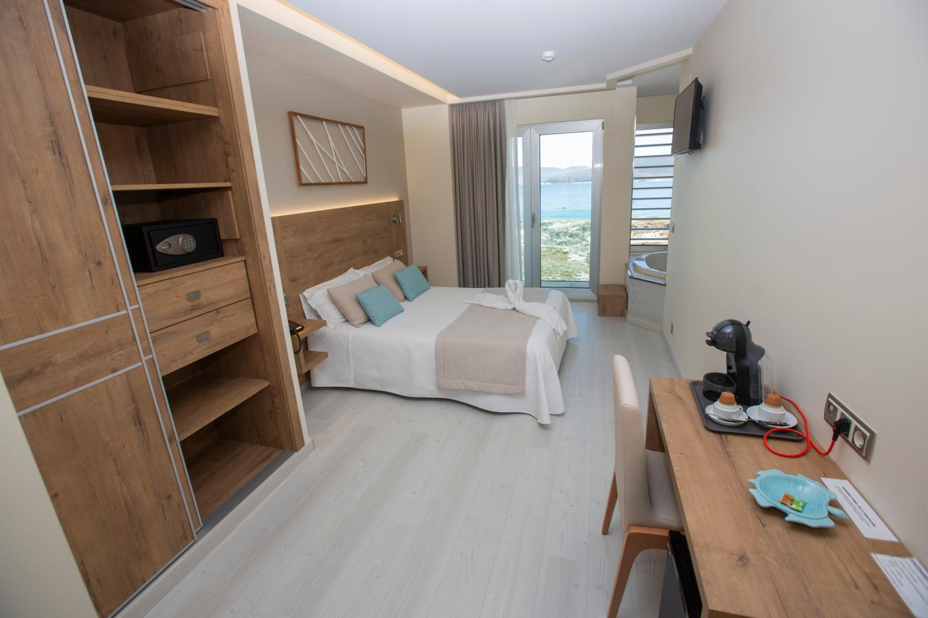 Habitación Doble con Bañera de Hidromasaje