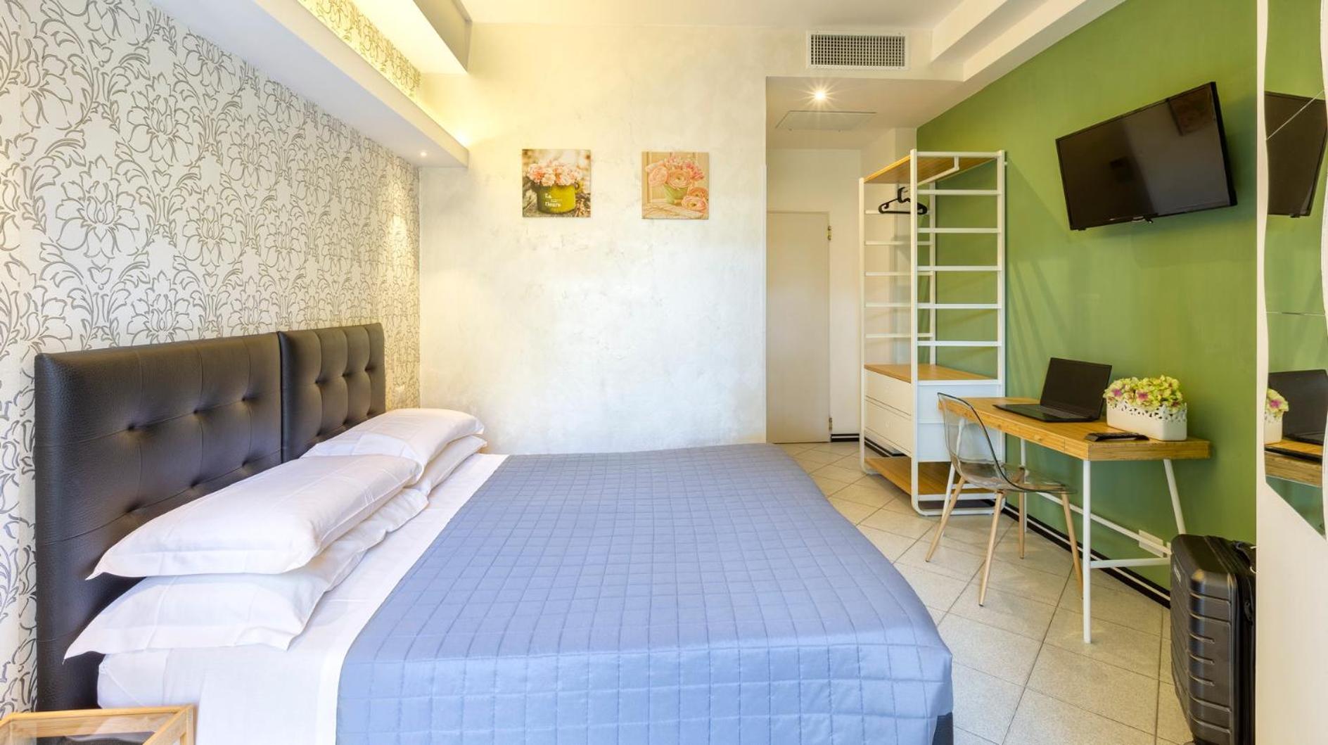 Double or Twin Room - Photo 3