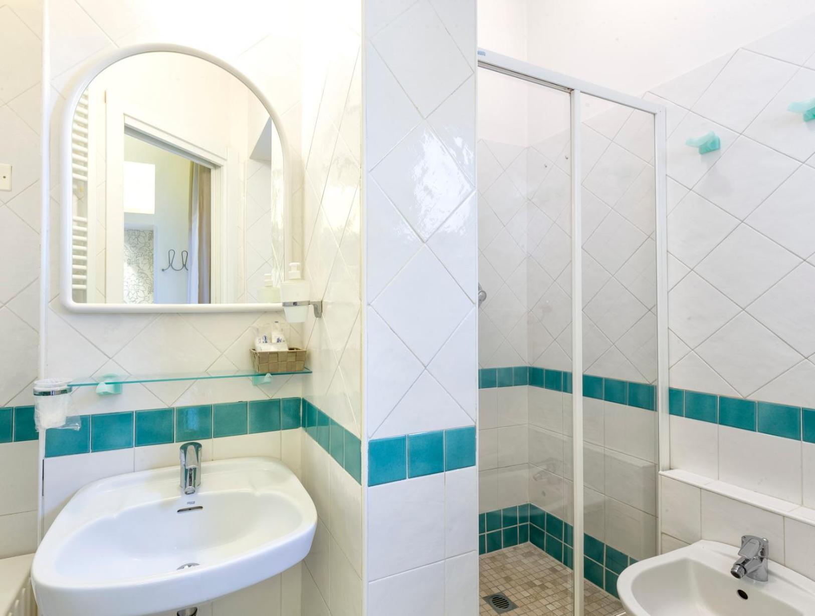 Double or Twin Room - Photo 2
