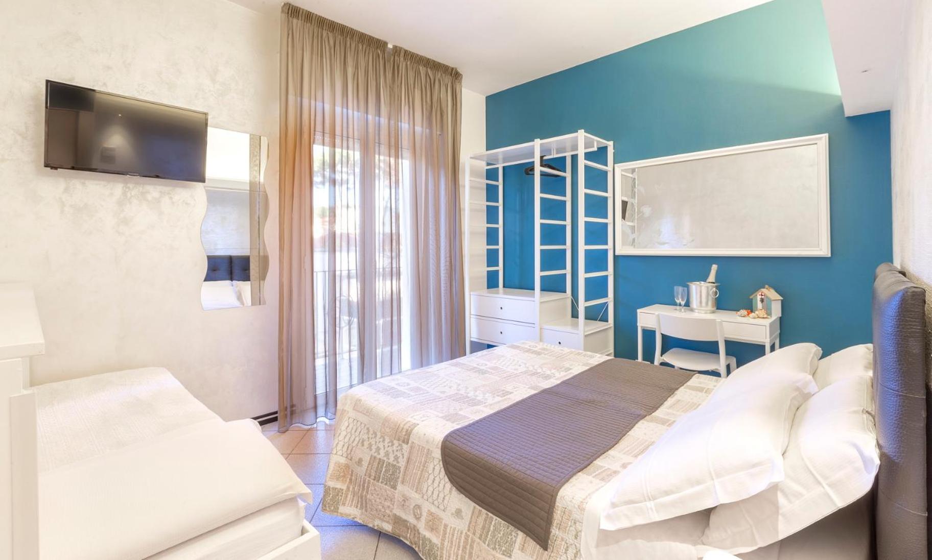 Triple Room - Photo 1