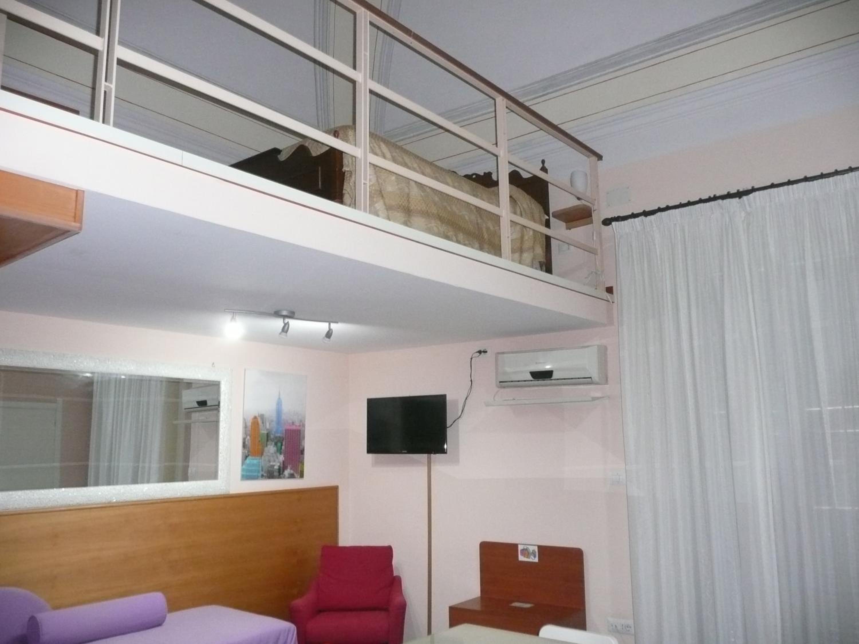 Duplex Quadruple Room - Photo 7