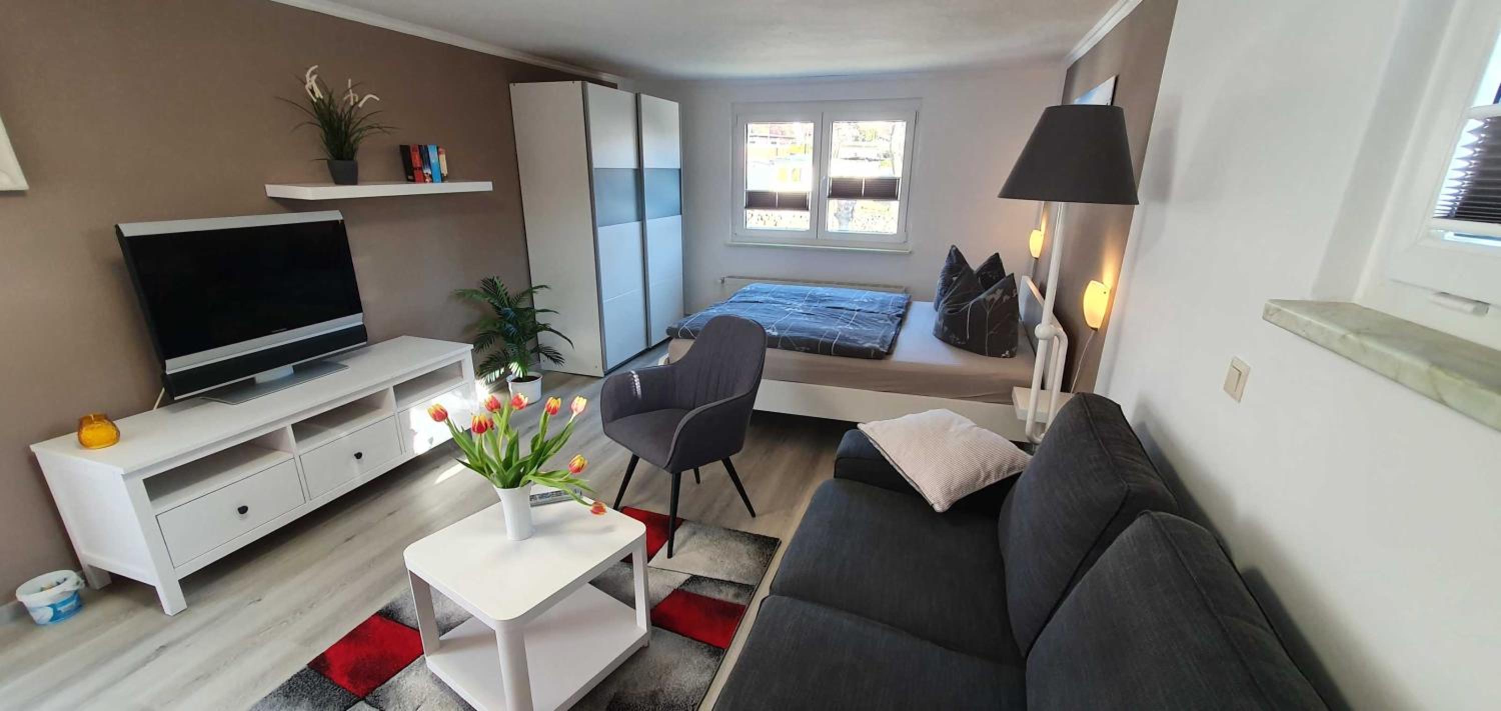 One-Bedroom Apartment photo 1