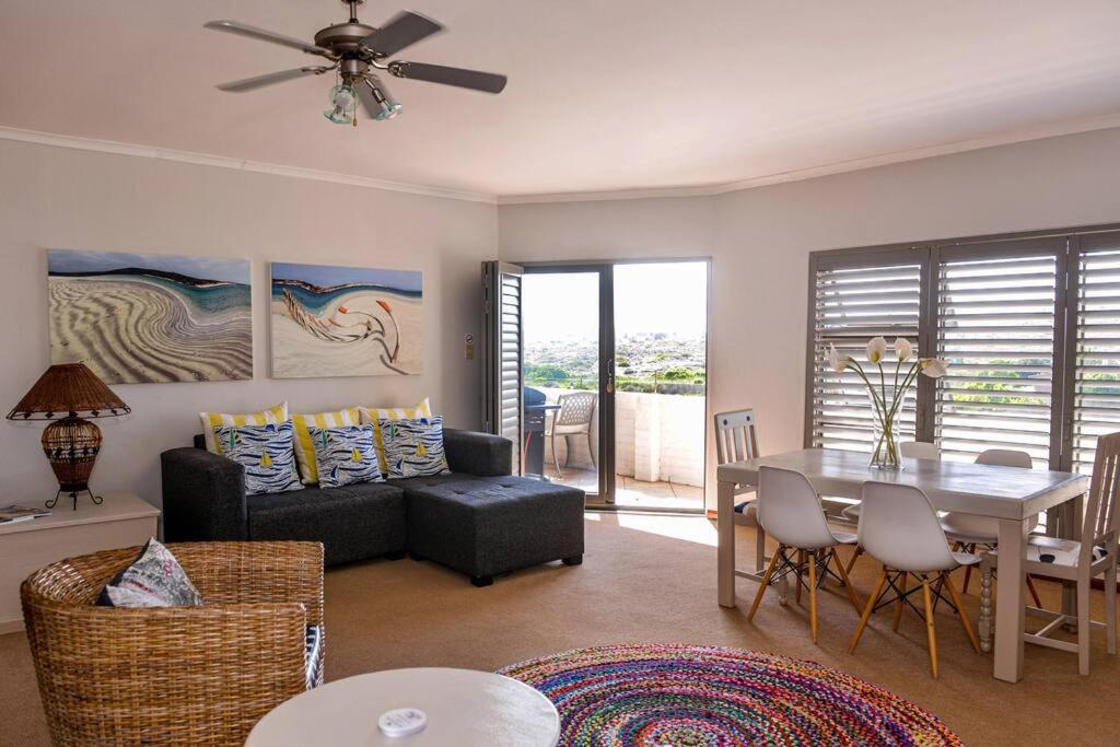 Two-Bedroom Apartment - Photo 2